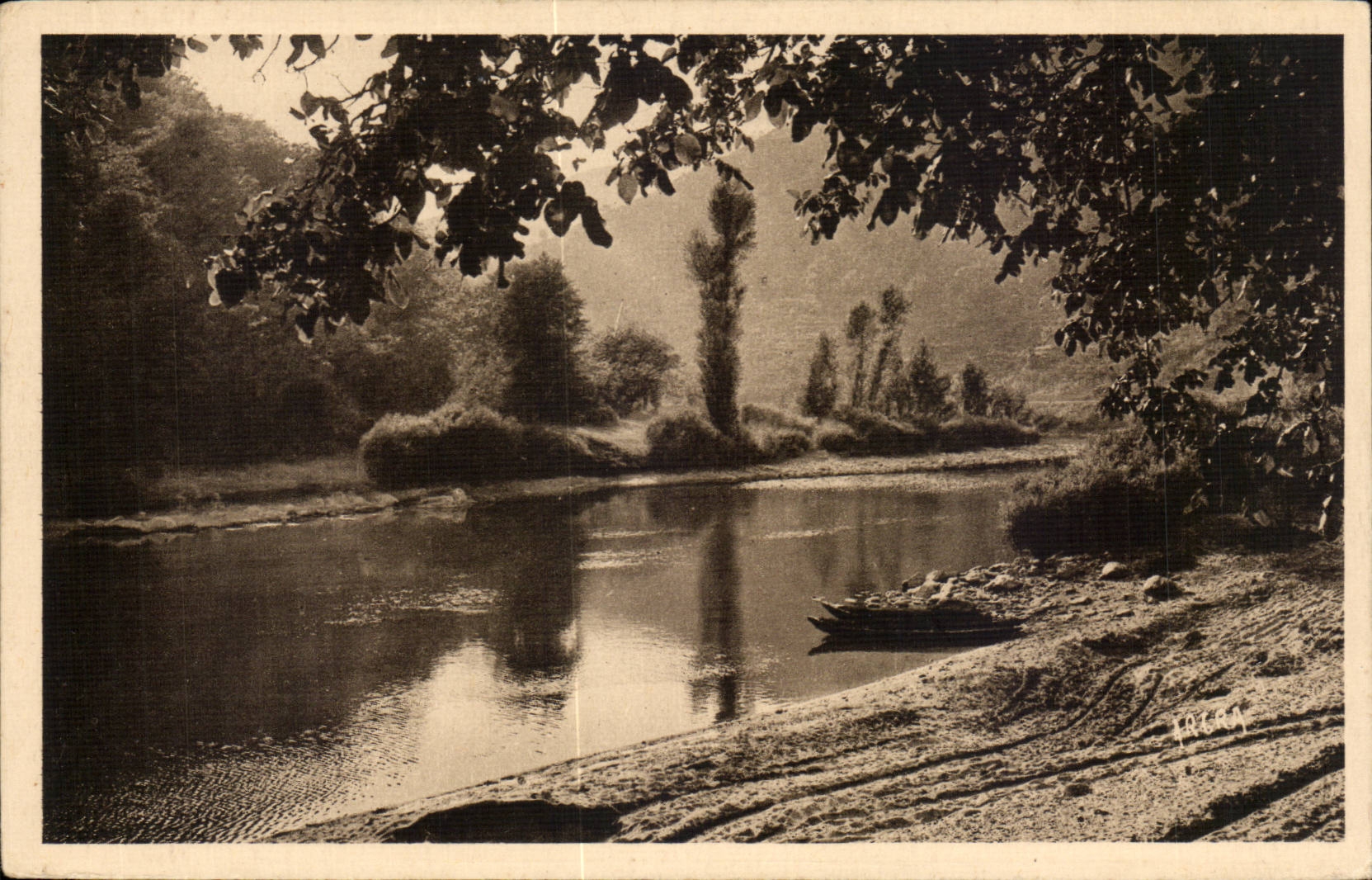 CPA Valley of the Dordogne the river around Souillac