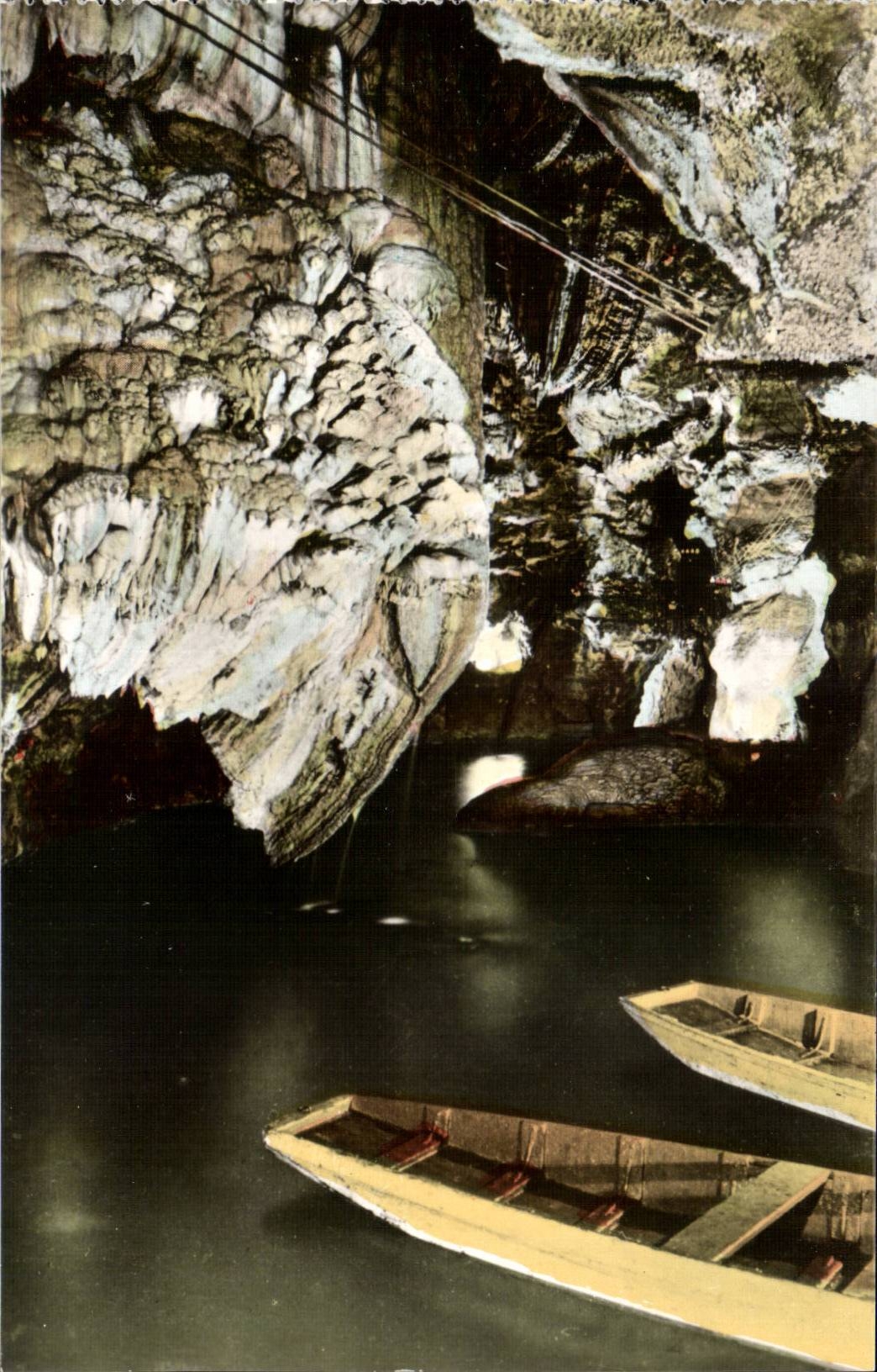 Gouffre de PAdirac CPA Le debarcadere