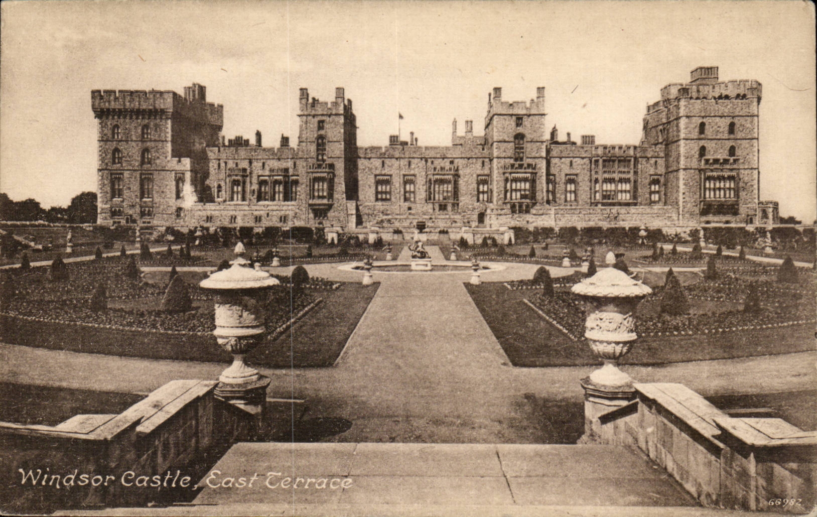 The United Kingdom the United Kingdom CPA Windsor castle East terrace