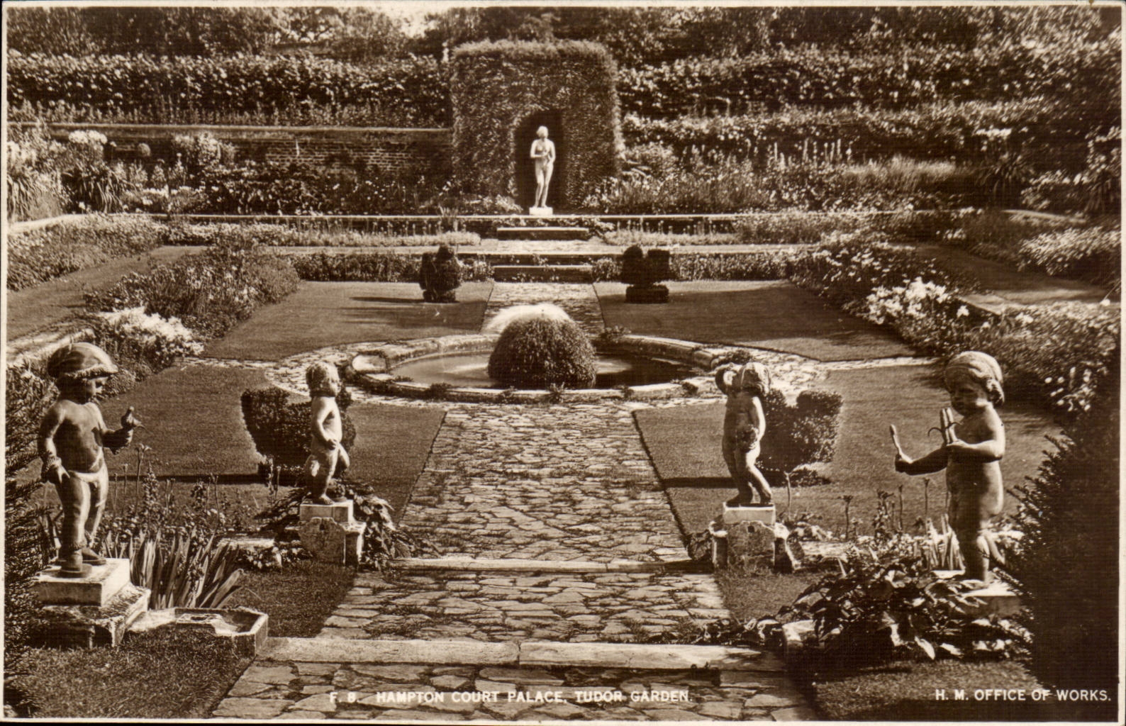 The United Kingdom the United Kingdom CPA Hampton short de luxe hotel Tudor Garden