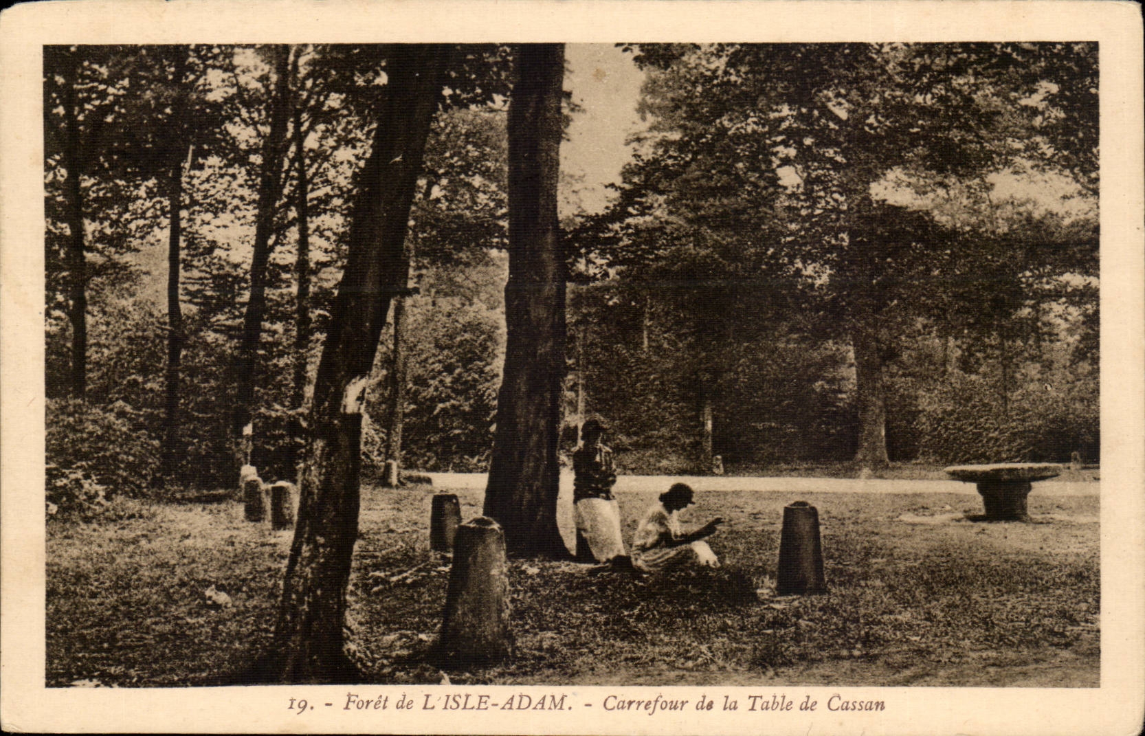 Isle Adam - Crossroads of the Table of Cassan - CPA