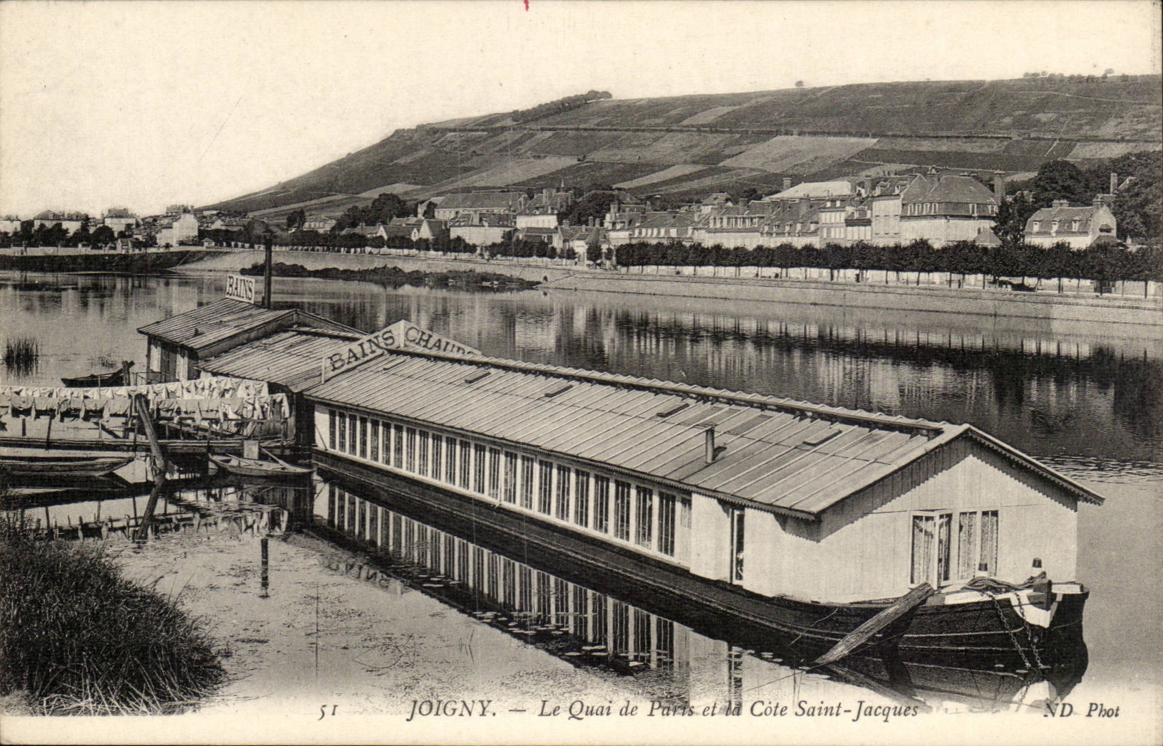 Joigny CPA the quay of Paris and the dimension Saint Jacques
