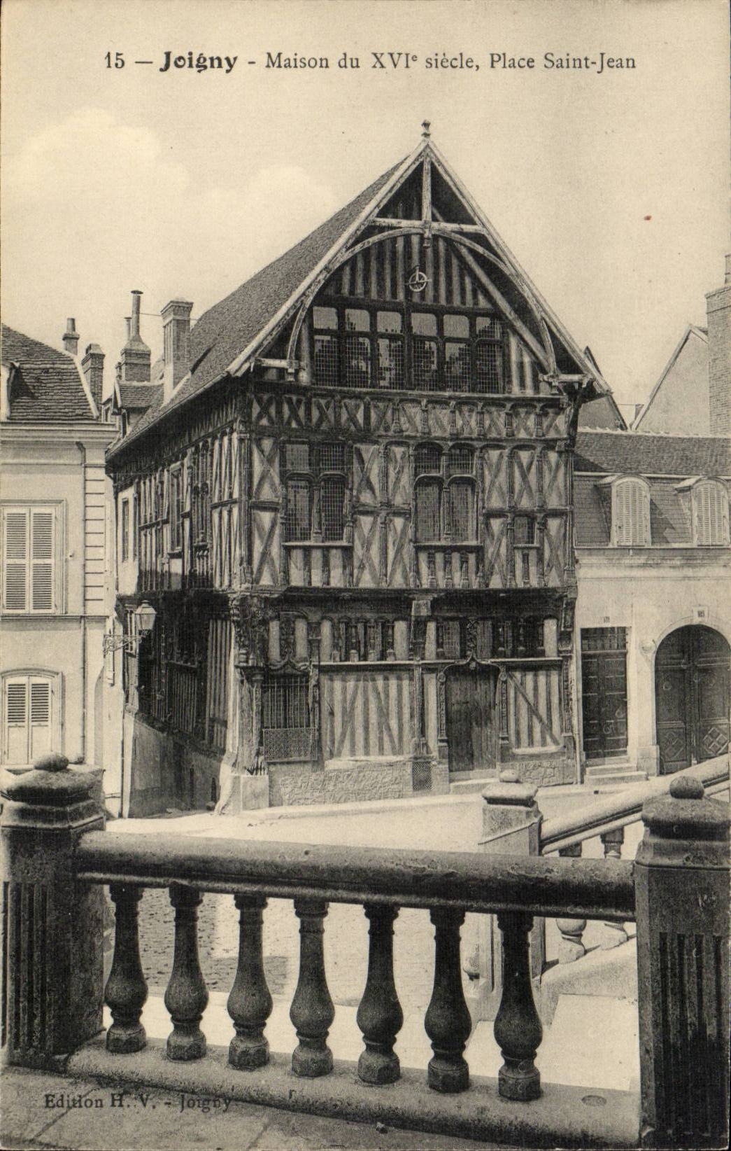 Joigny CPA House of the 16th Place Saint Jean