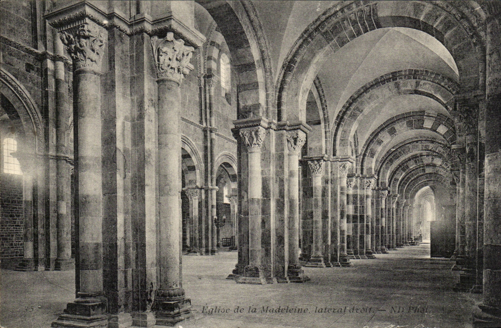 Side Vezelay CPA Church of the madeleine right