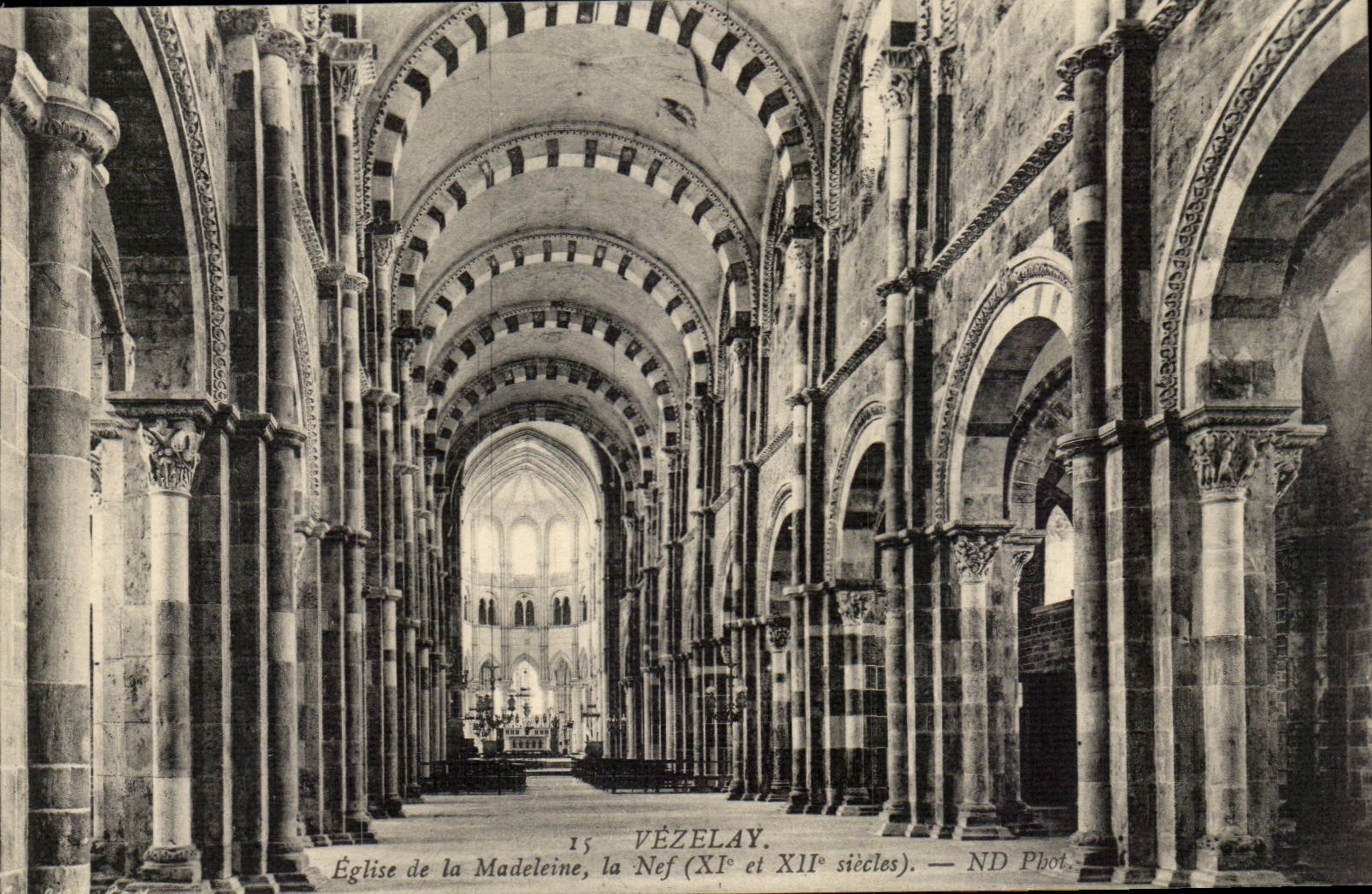 Vezelay CPA Church of the madeleine the nave