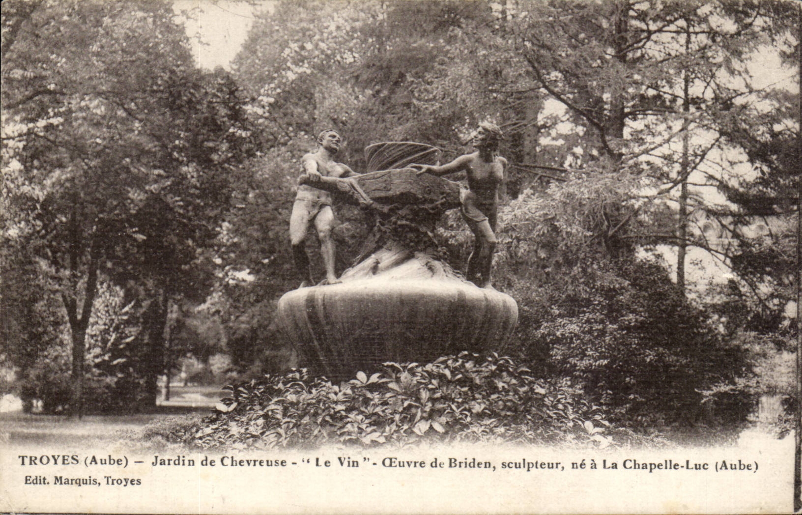 Troyes CPA Jardin of Chevreuse the wine Works of Briden sculptor to the Luc vault