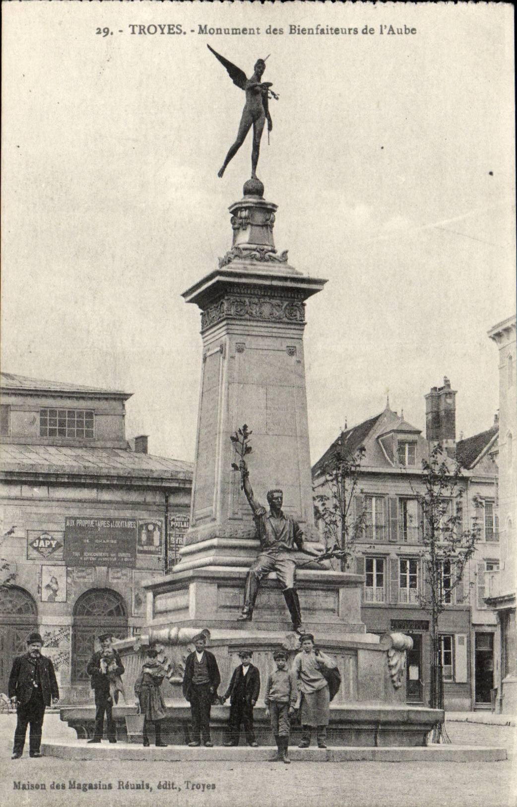 Troyes - Monuments of the Benefactors of the Paddle - CPA