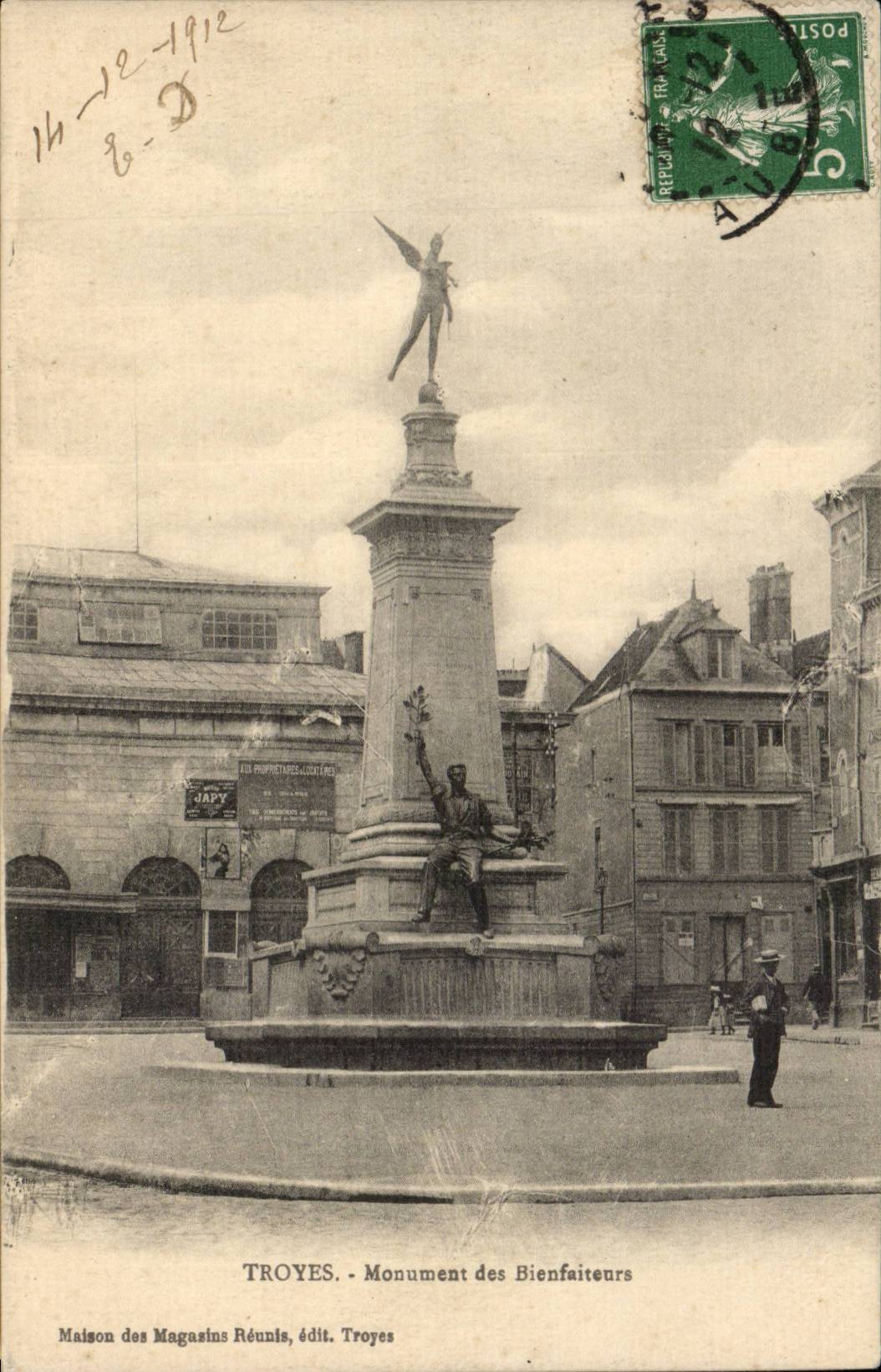 Troyes - Monuments of the Benefactors - CPA