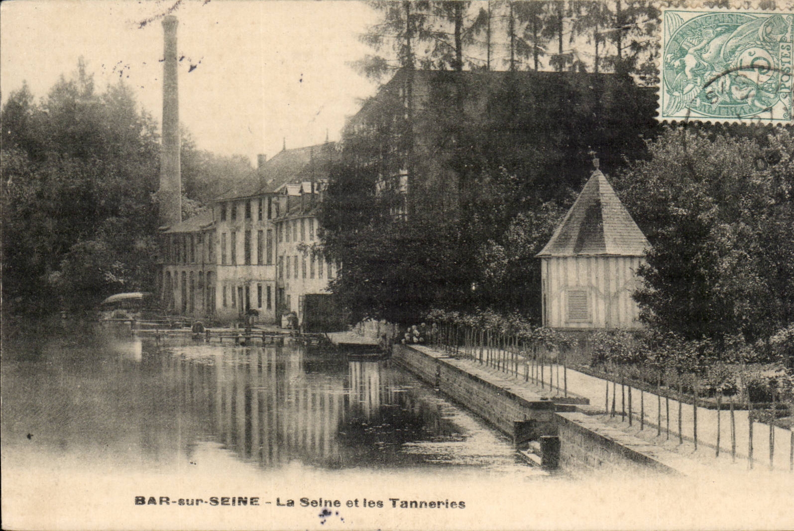Bar on the Seine - the Seine and Tanneries CPA