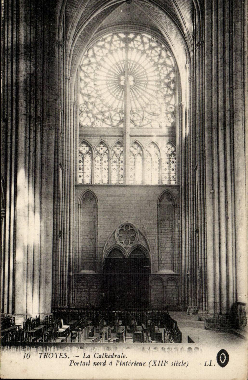 Troyes CPA the northern cathedral Gate inside