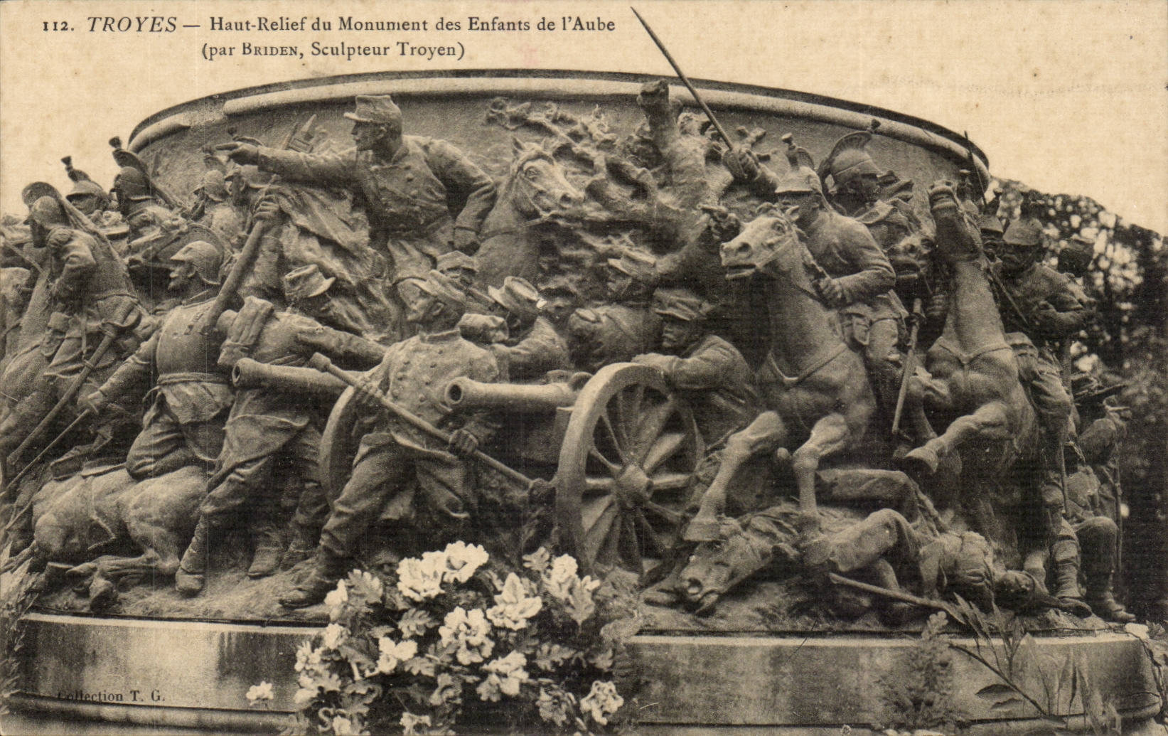 Low Troyes CPA relief of the monument of the children of the paddle (by Briden Trojan sculptor)