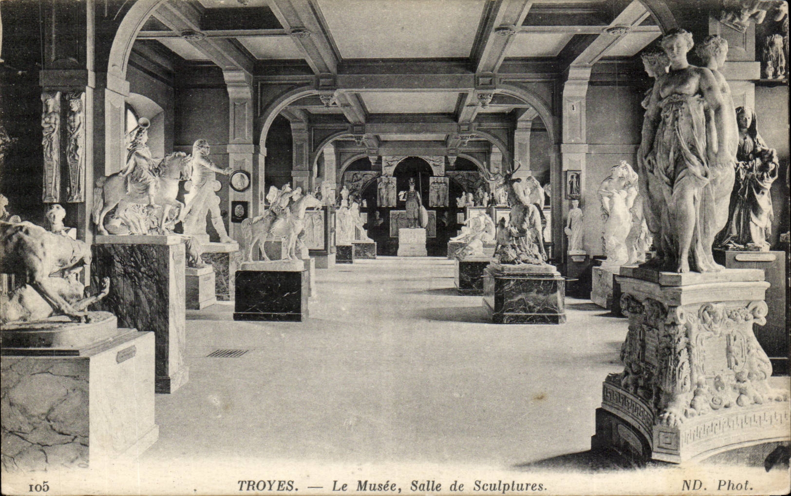 Troyes CPA Museum of sculpture comparee