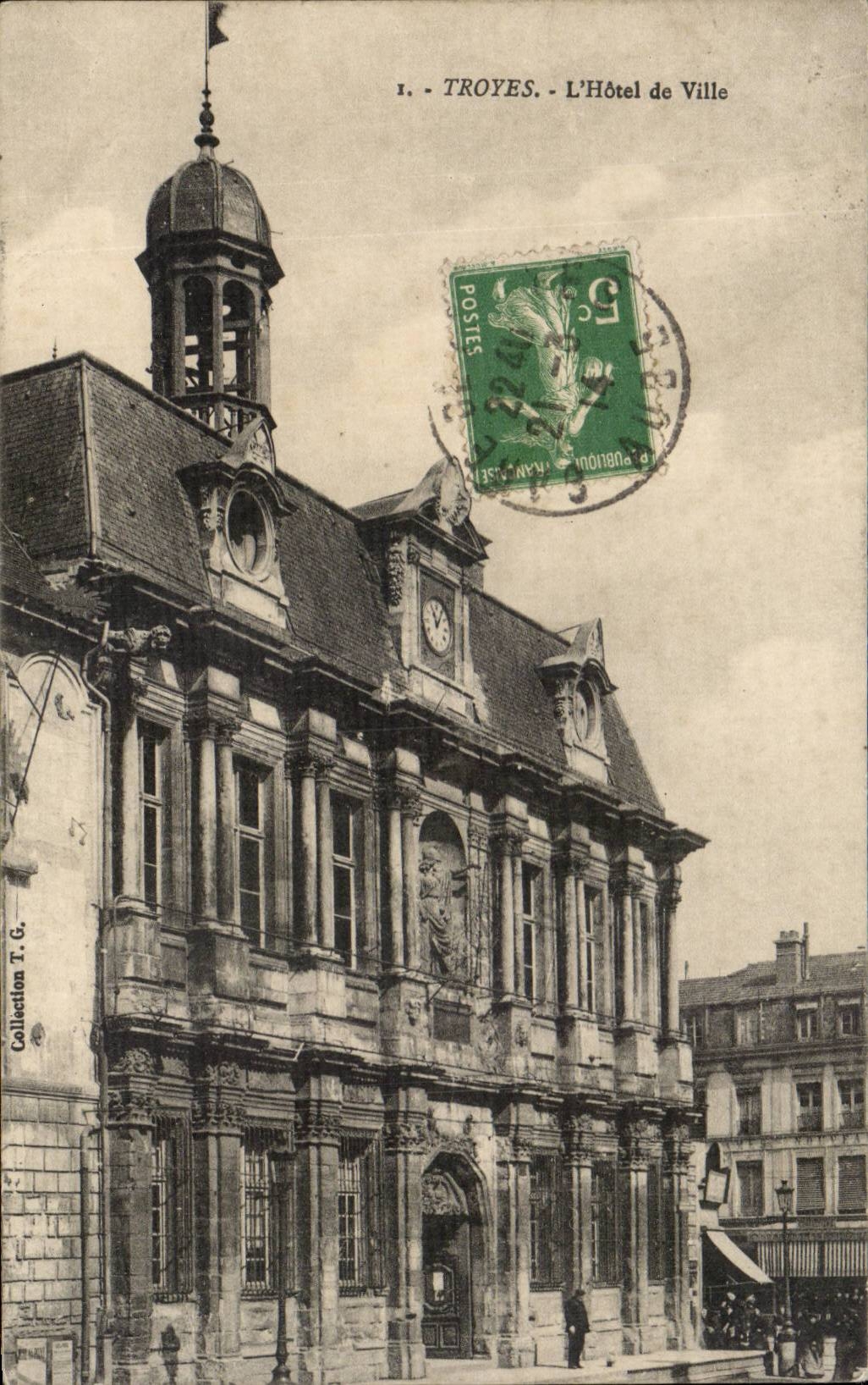 Troyes CPA the town hall