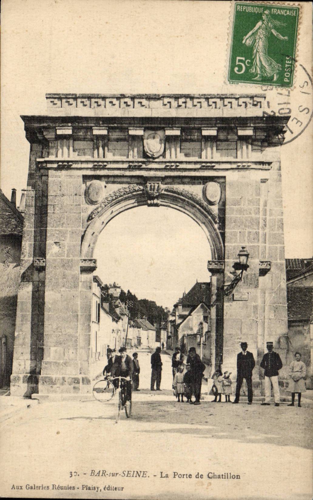 Bar on the Seine CPA the door of Chatillon