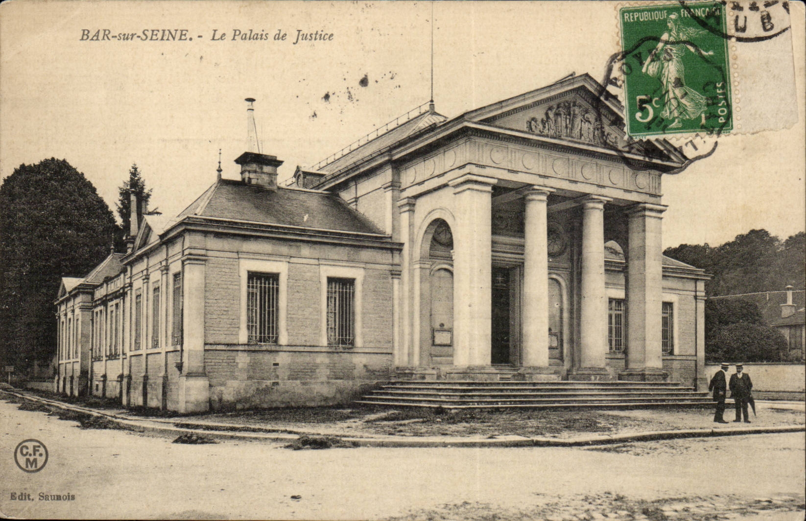 Bar on the Seine CPA law courts
