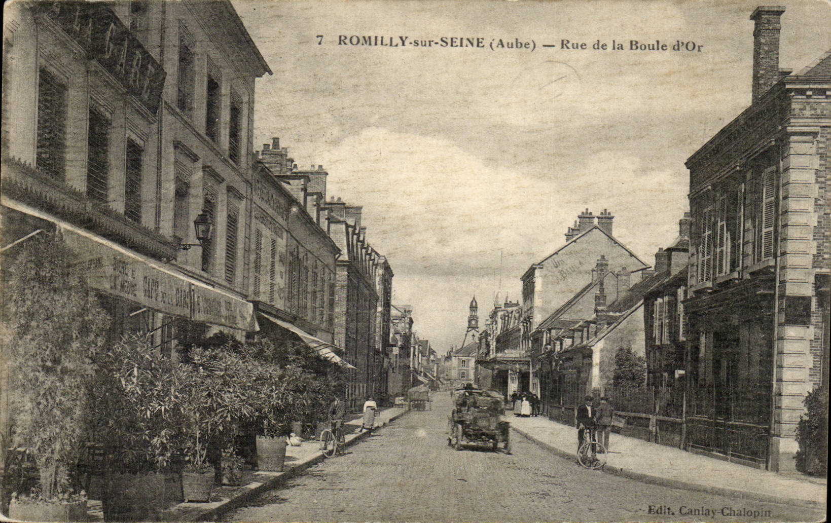 Romilly on the Seine CPA Street of the gold ball