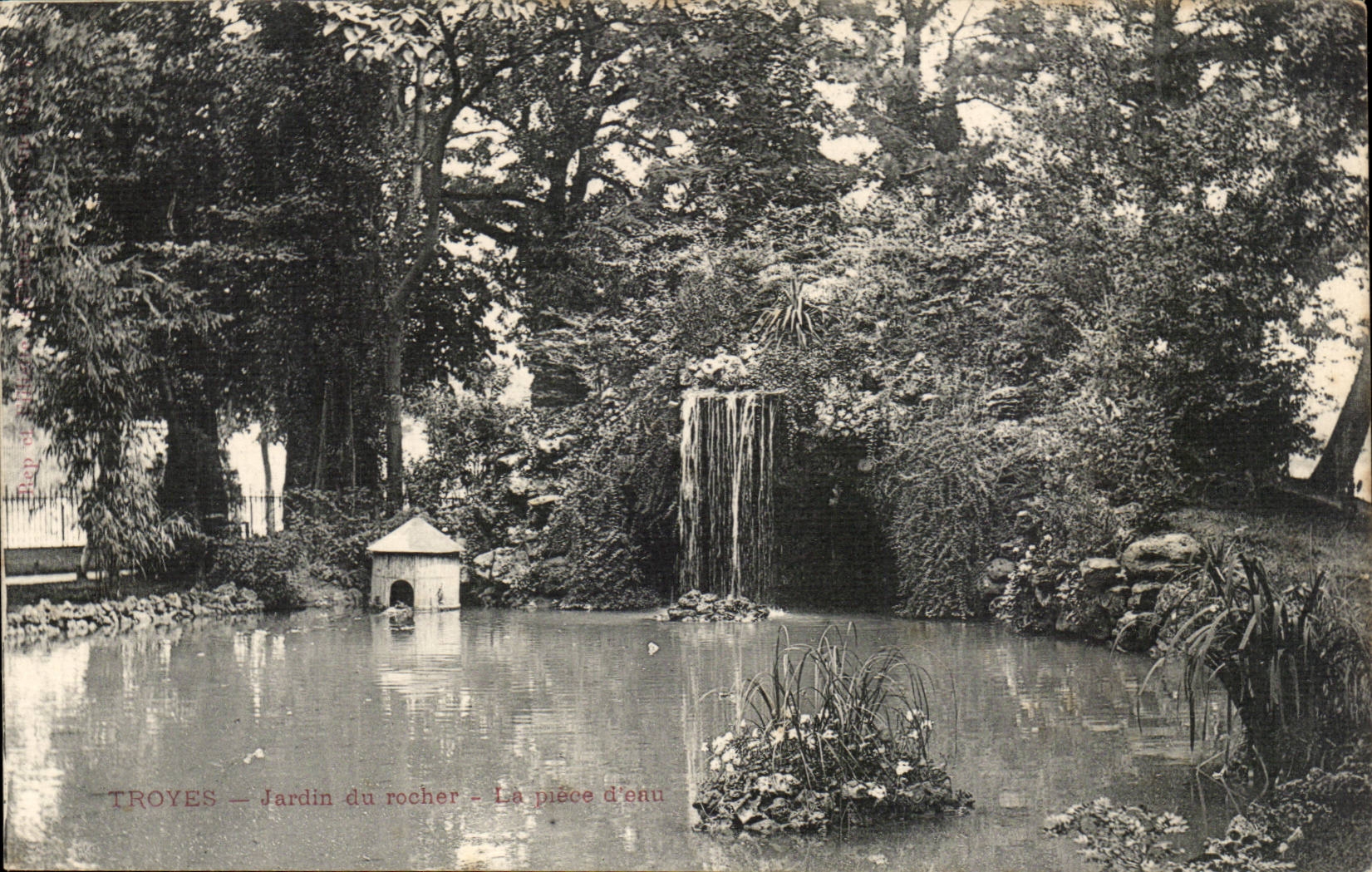 Troyes CPA Garden of the rock the water part