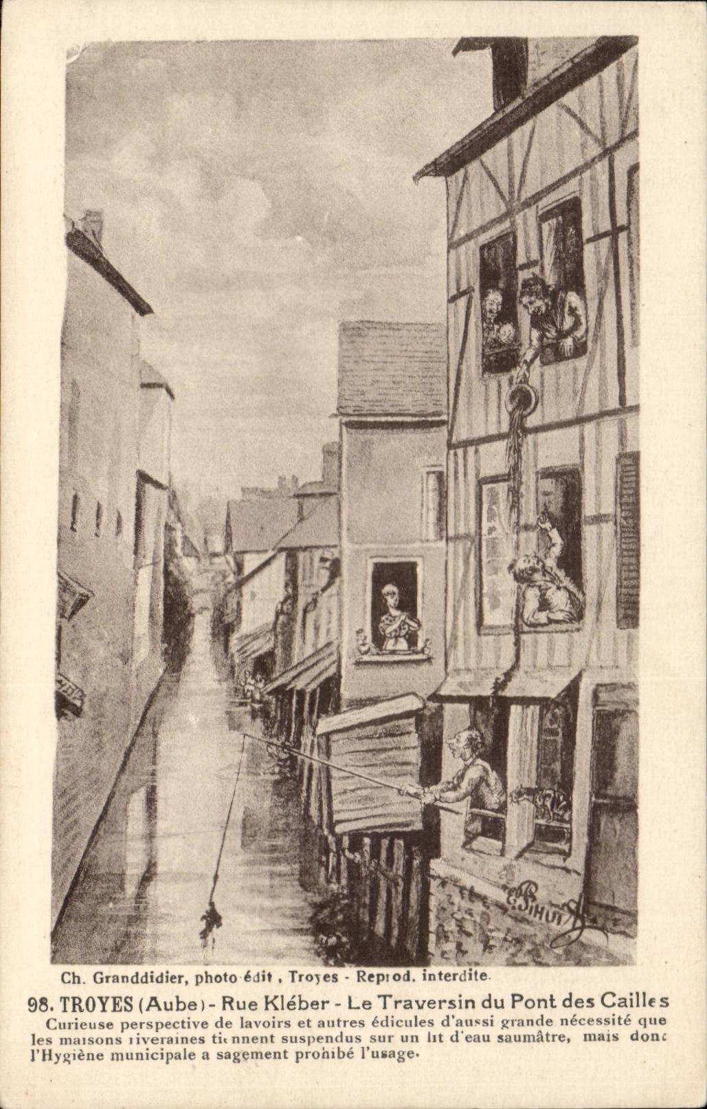 TRoyes CPA Street Kleber the traversion of the bridge of Ruails