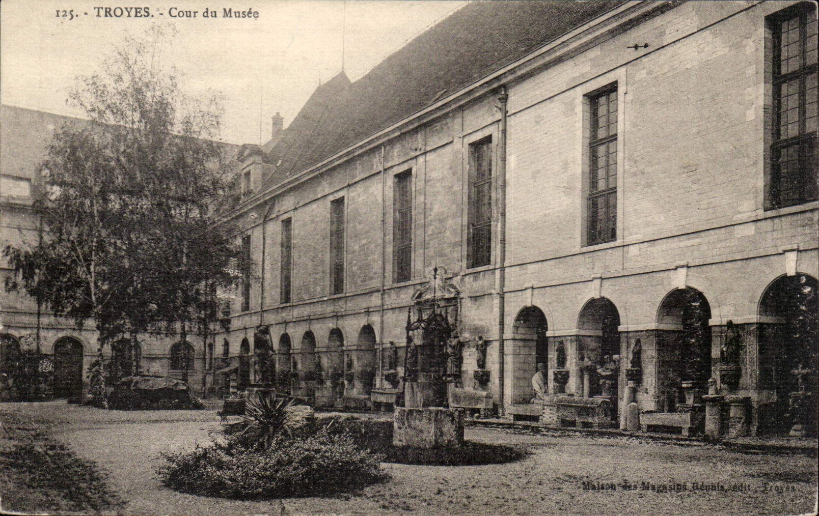 TRoyes CPA Court of the museum