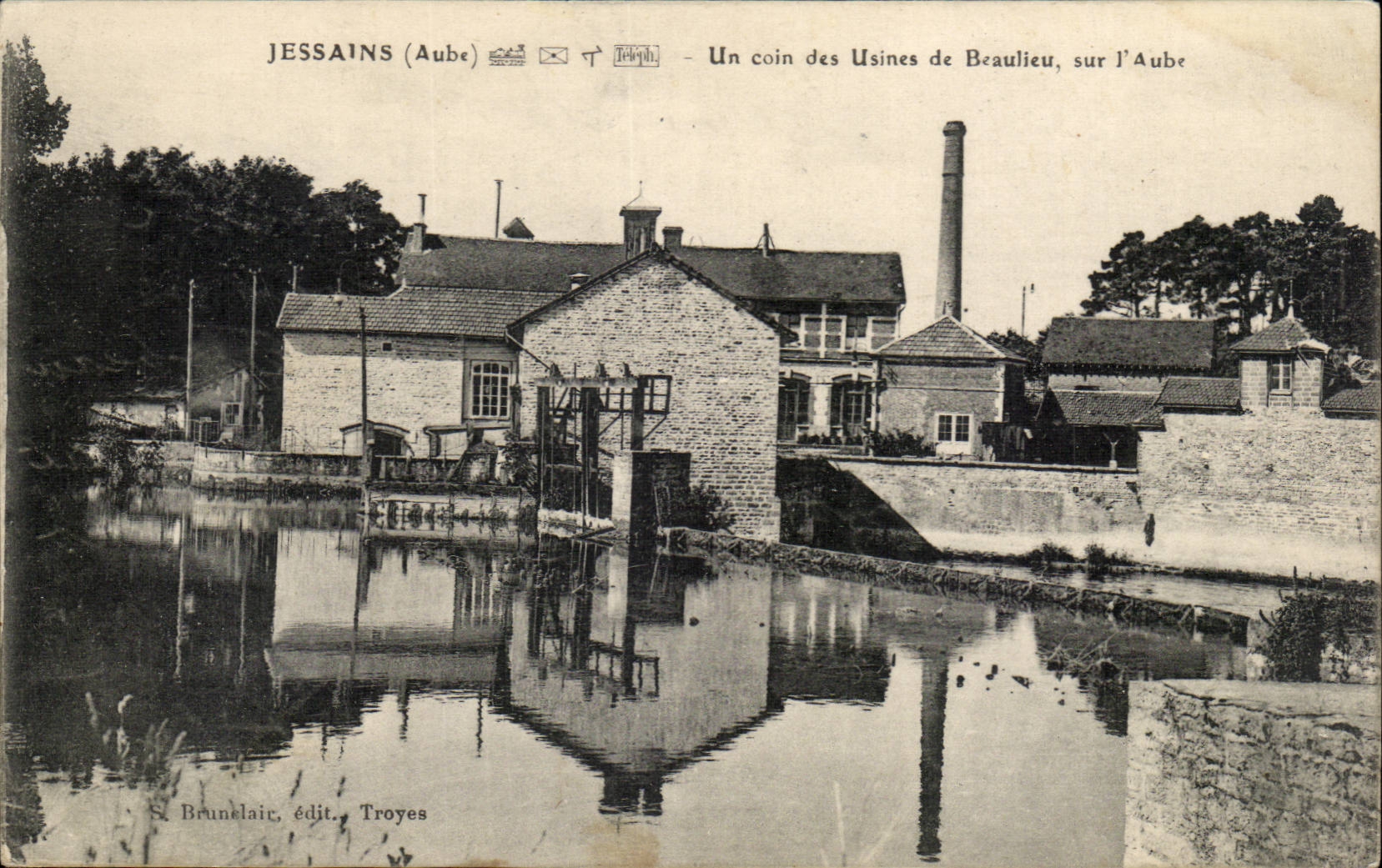 Jessains CPA a corner of the factories of Beaulieu on the paddle