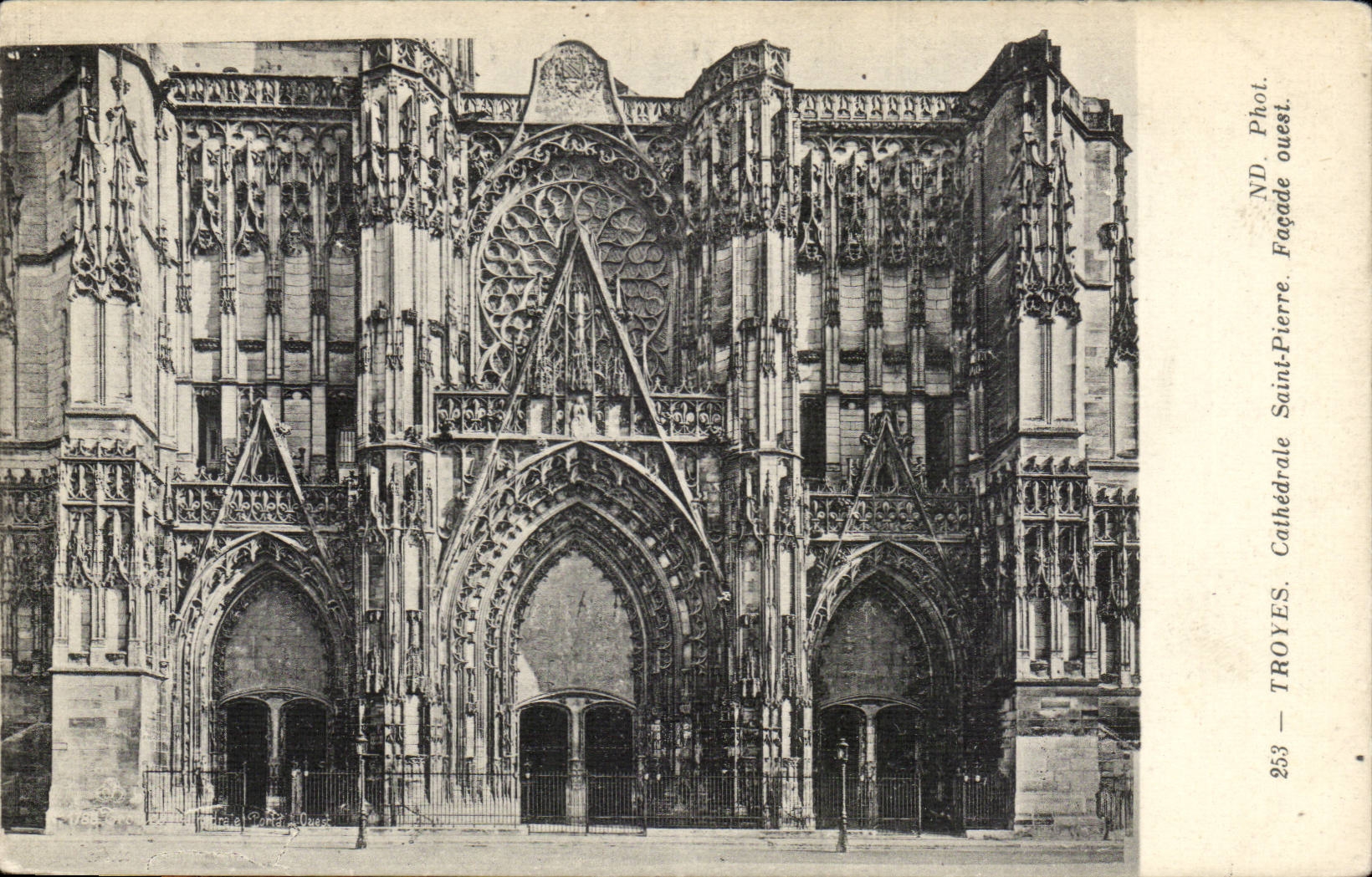 Troyes - Cathedral Saint Pierre - CPA