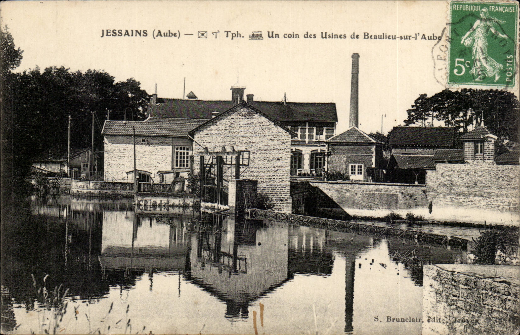 Jessains - a Corner of the Factories of Beaulieu - CPA