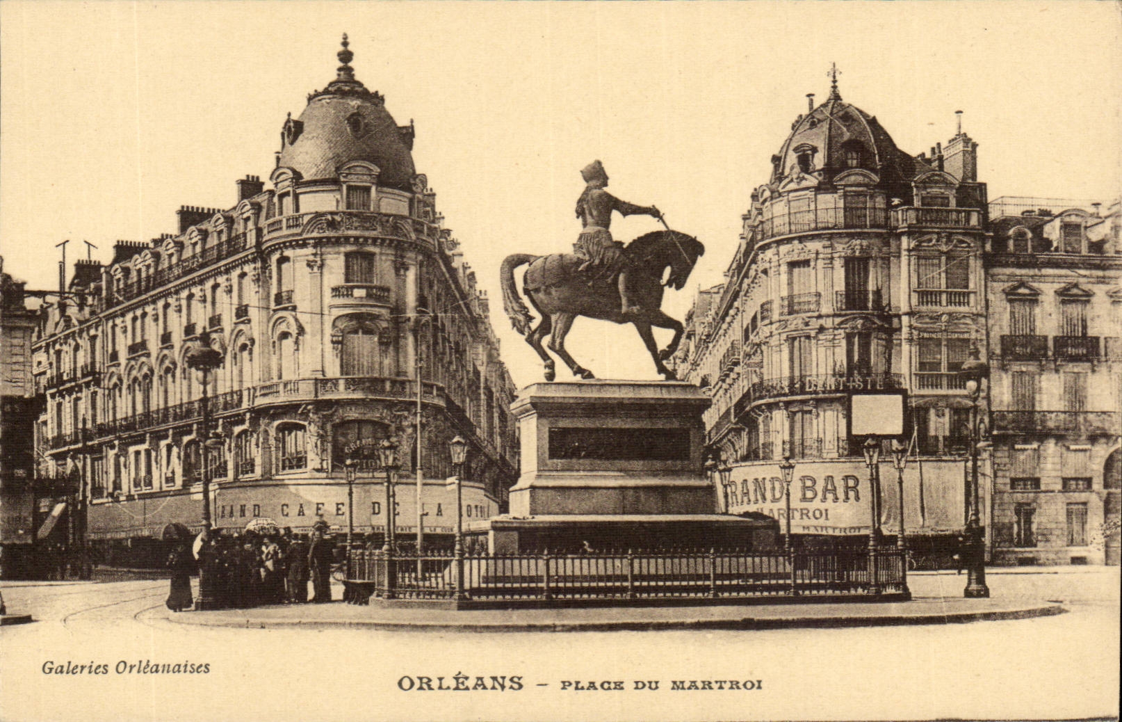 Orleans - Place of Martroi - CPA