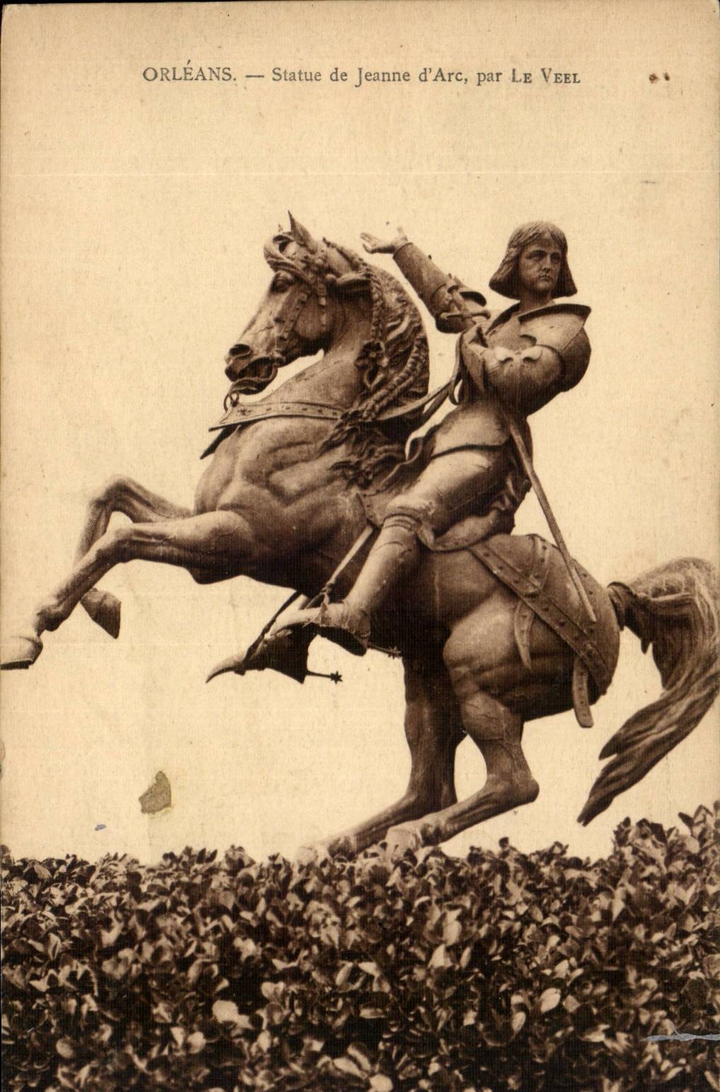 Orleans - Statue of Jeanne d' Arc by the veel - CPA