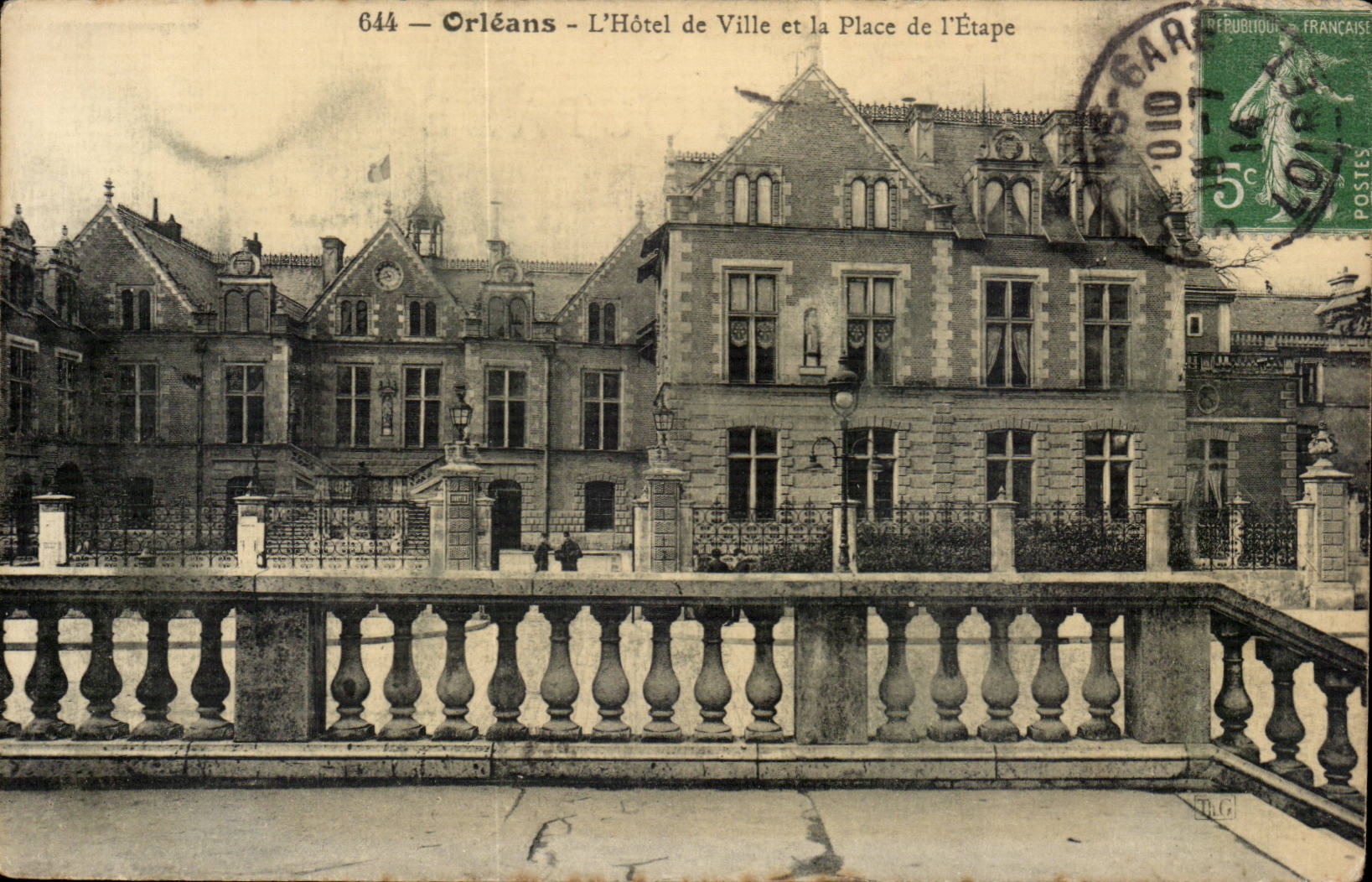 Orleans - das Rathaus und der Platz vom Stadium -- CPA