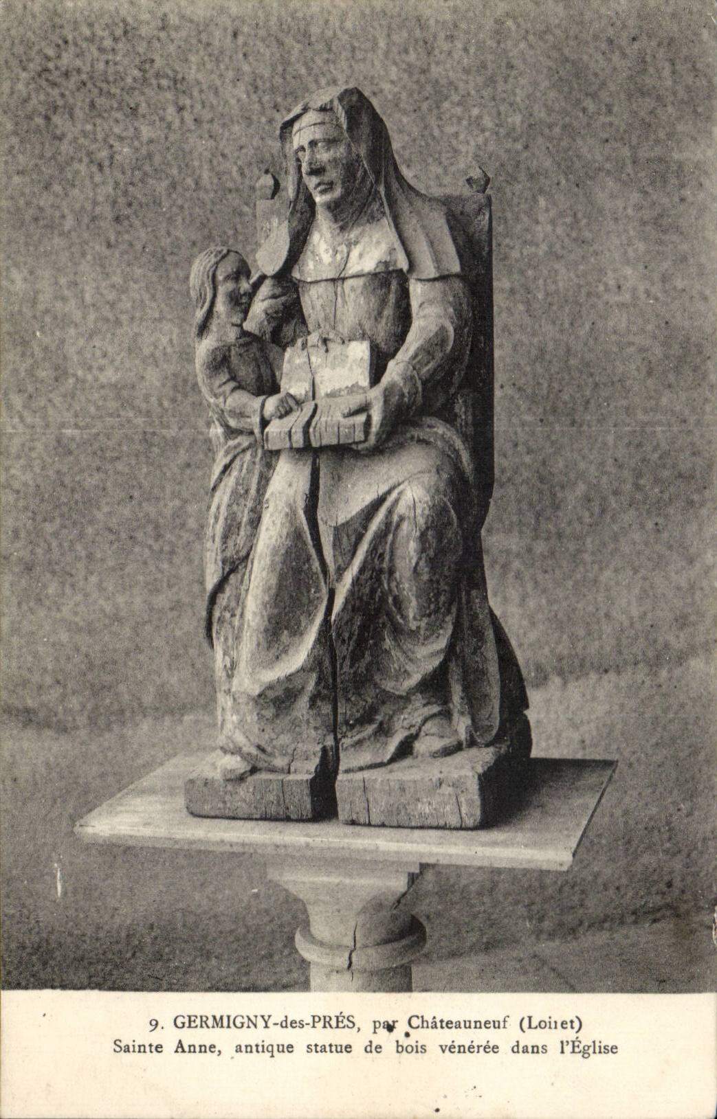 Germigny of Close ancient CPA Sainte wood veneree Anne Statue in the church