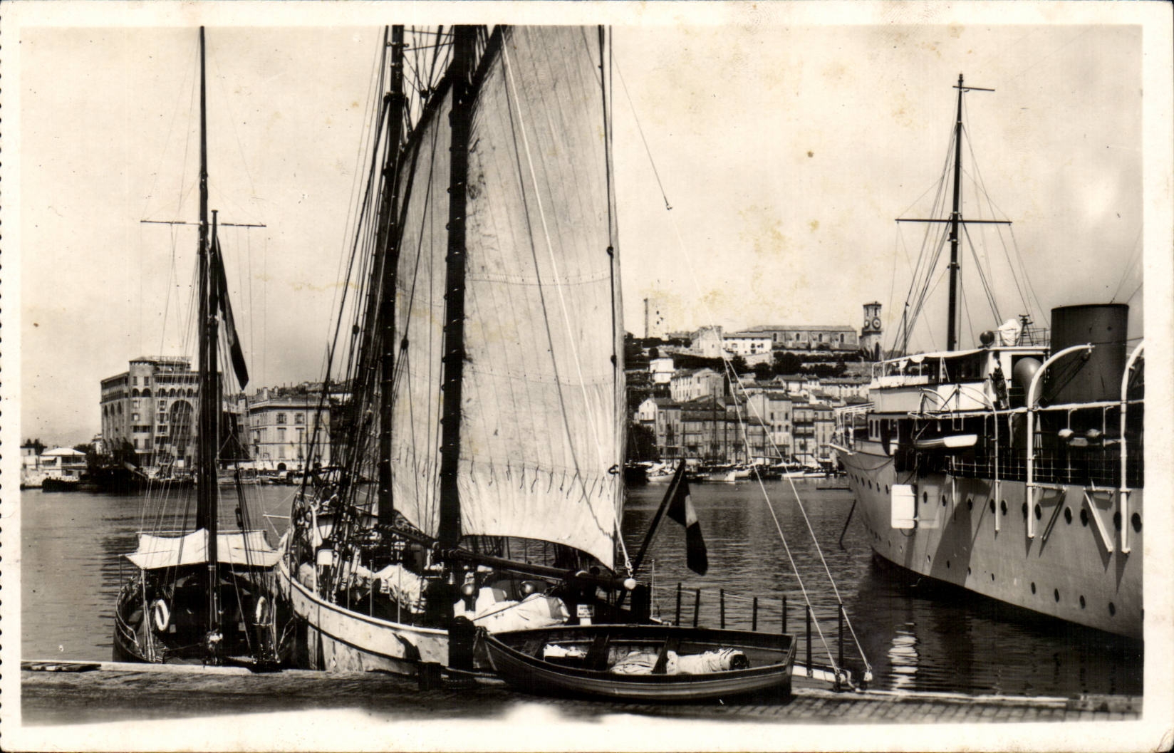 Cannes - the Port - Collection Dimensions Azure - CPA