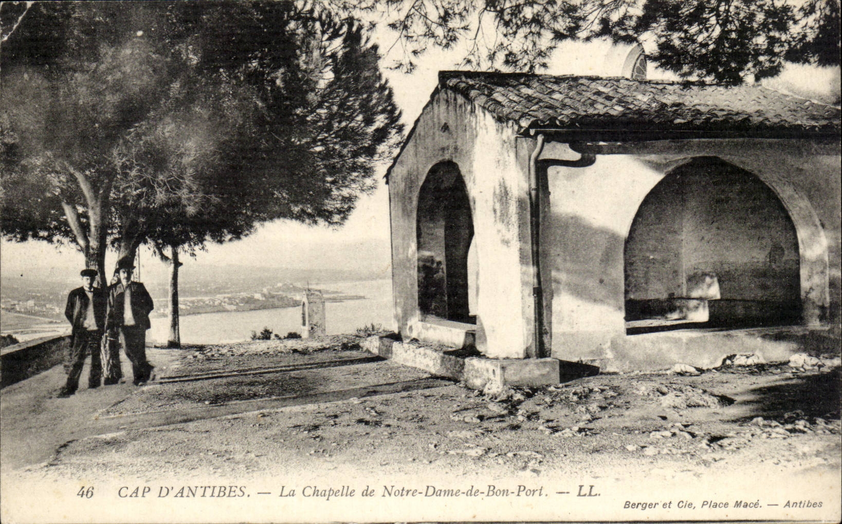 Cape d' Antibes CPA the vault of Notre Dame of Good port