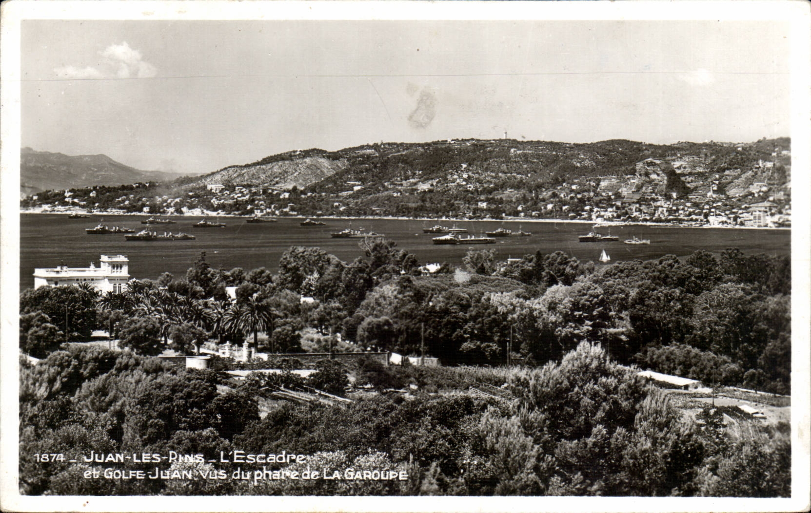 Juan Pines CPA the squadron and Juan gulf seen of the headlight of Garoupe