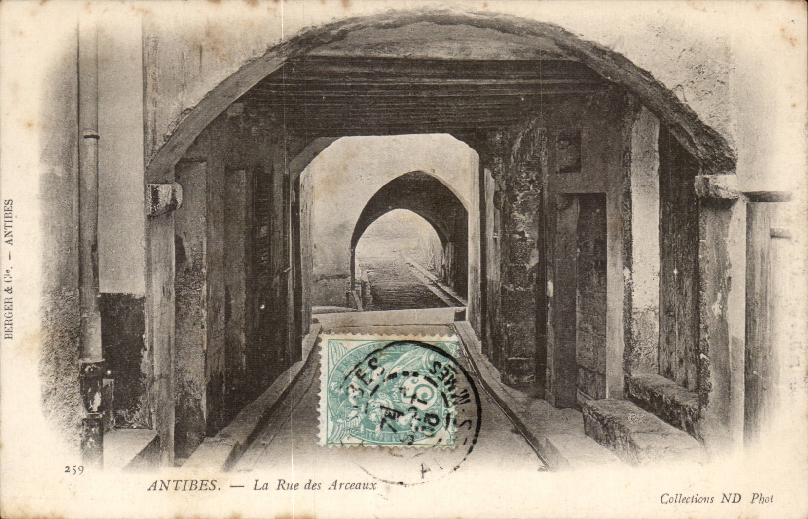 Antibes CPA the street of the Arches