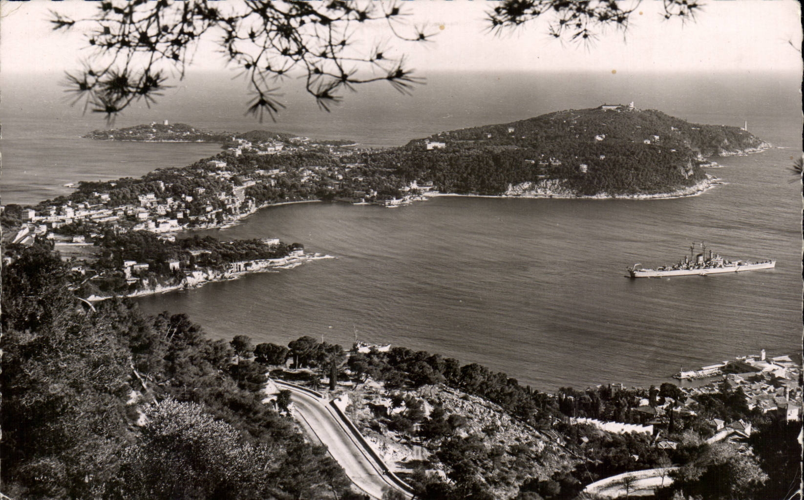 Villefranche MODERN CARD Seen on bay and the course Ferrat