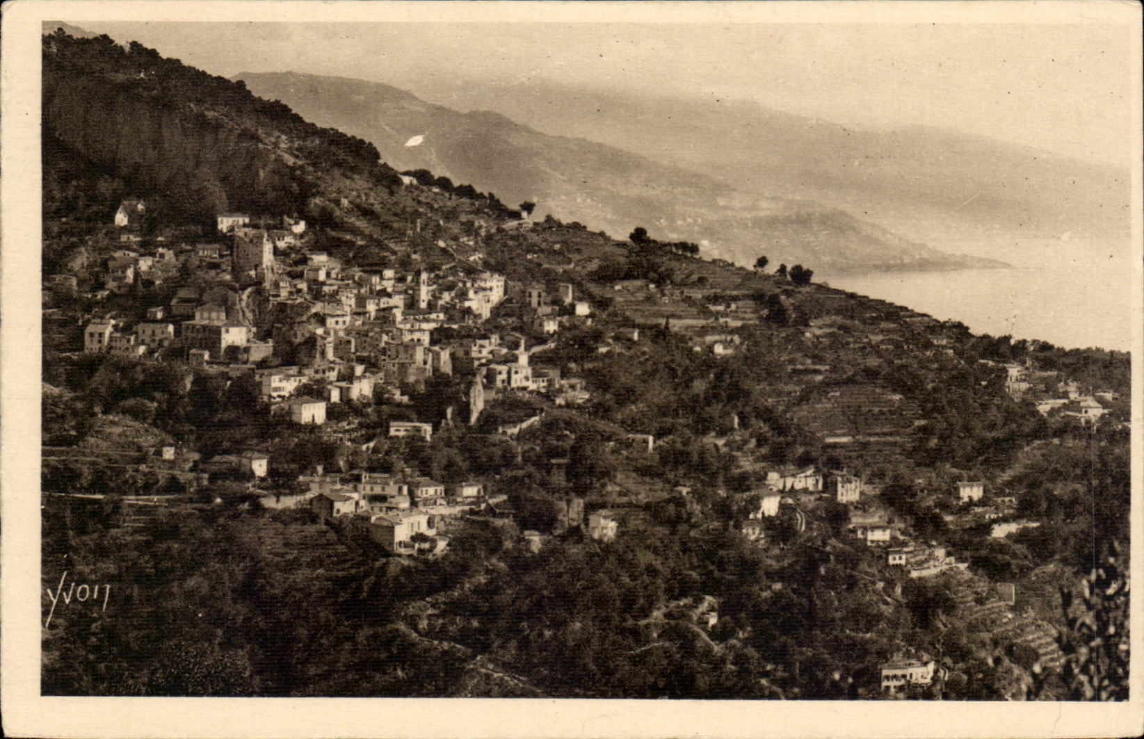 Roquebrune CPA das Dorf gesehen vom grossen Gesims