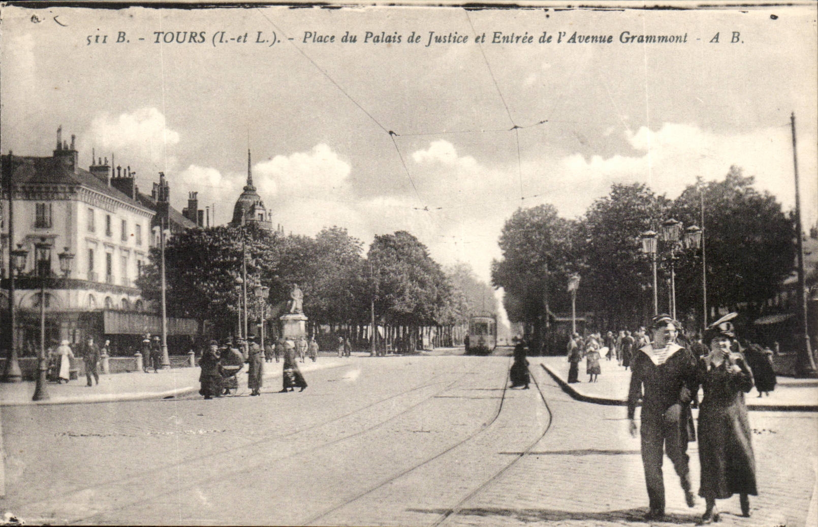 Tours - Place du Palais de Justice Entree de l'Avenue Grammont - CPA