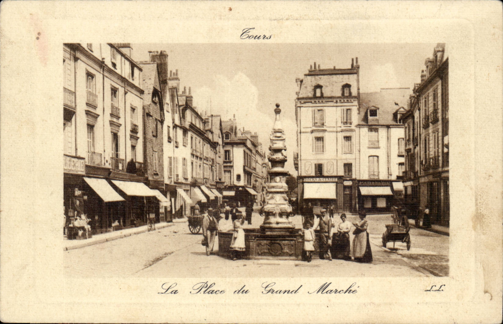 Tours - La Place du Grand Marche - CPA 