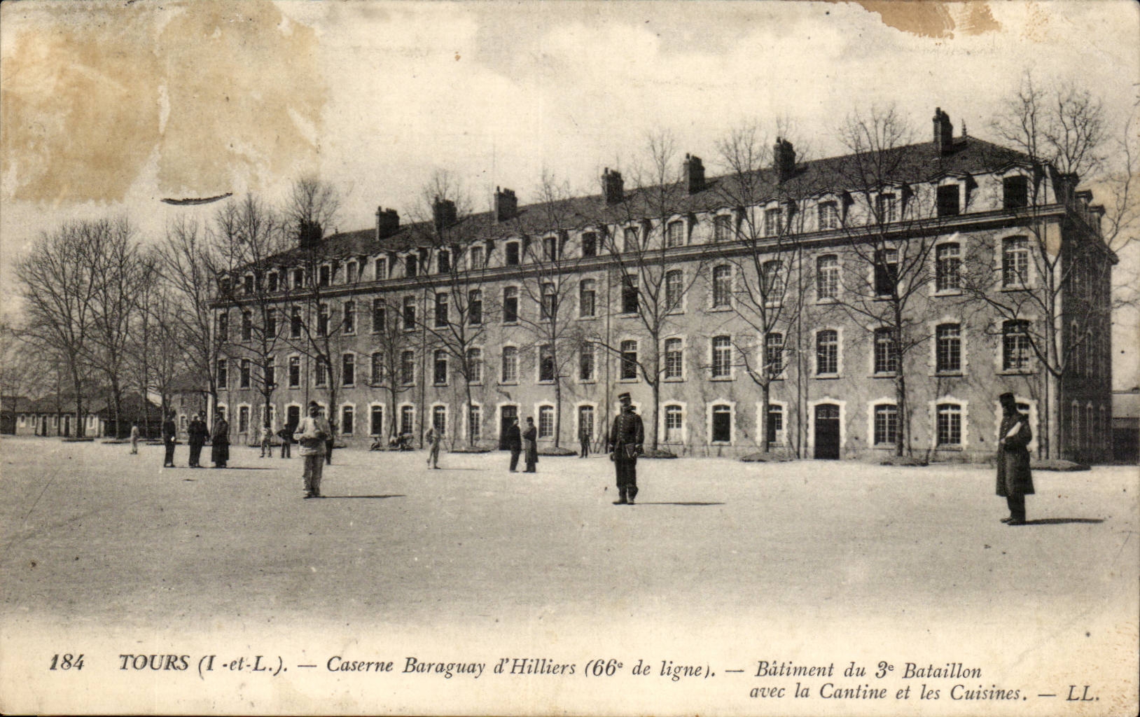 Tours - Caserne Baraguay d'Hilliers 66 de ligne - Batiment de 3 Bataillon avec les Cantines et Cuisines - CPA