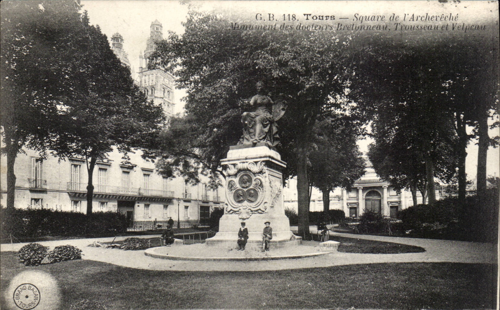 Tours - Square de L'Archeveche - CPA 