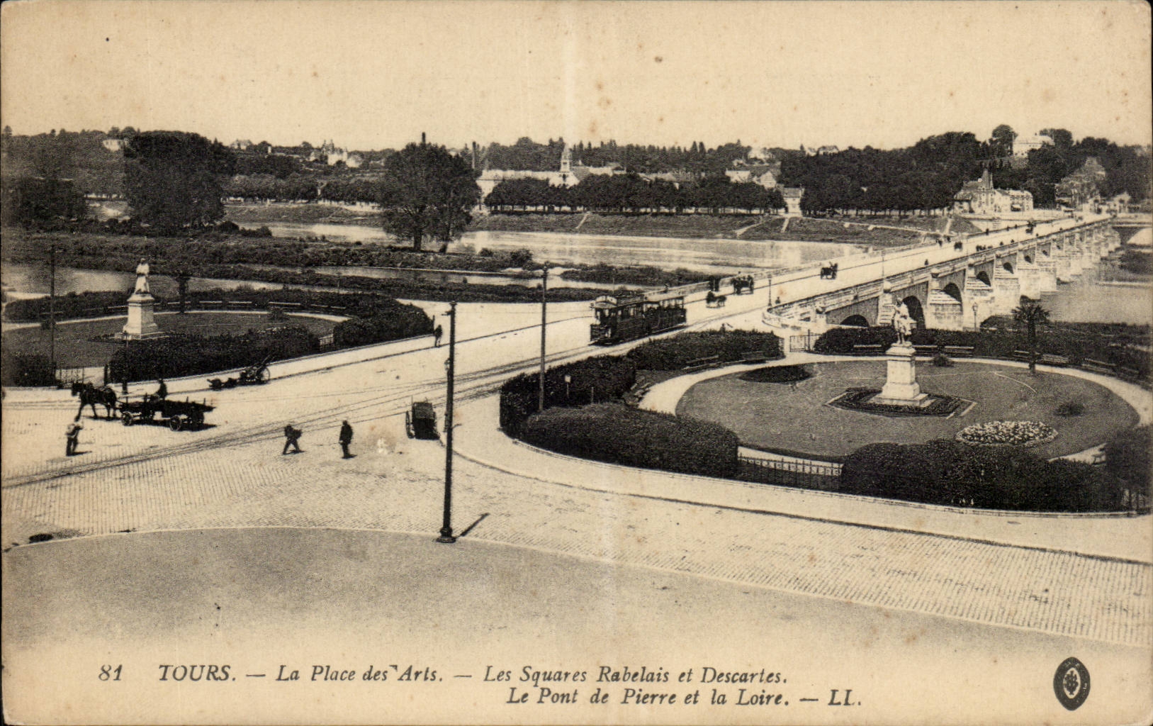 Tours - La Place des Arts - Les Squares Rabelais et Decartes Le Pont de Pierre et la Loire - - CPA