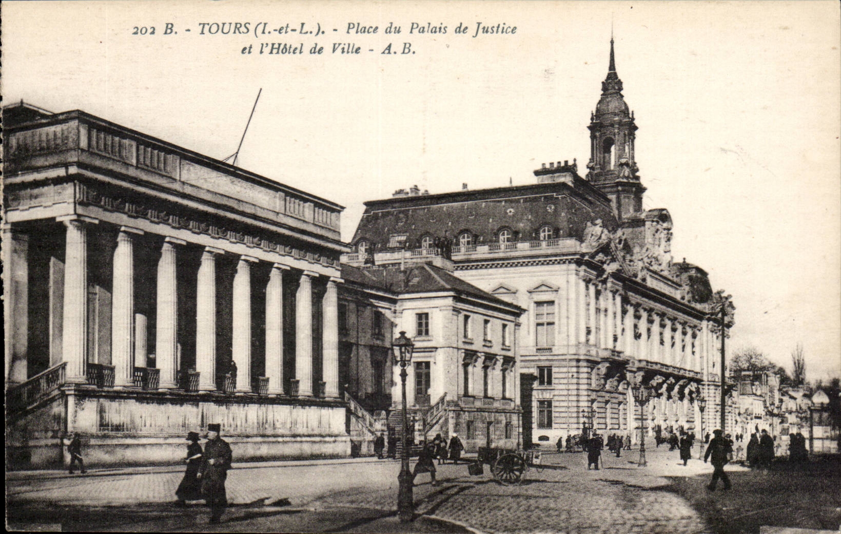 Tours - Place de Palais de Justice et Hotel de Ville - CPA