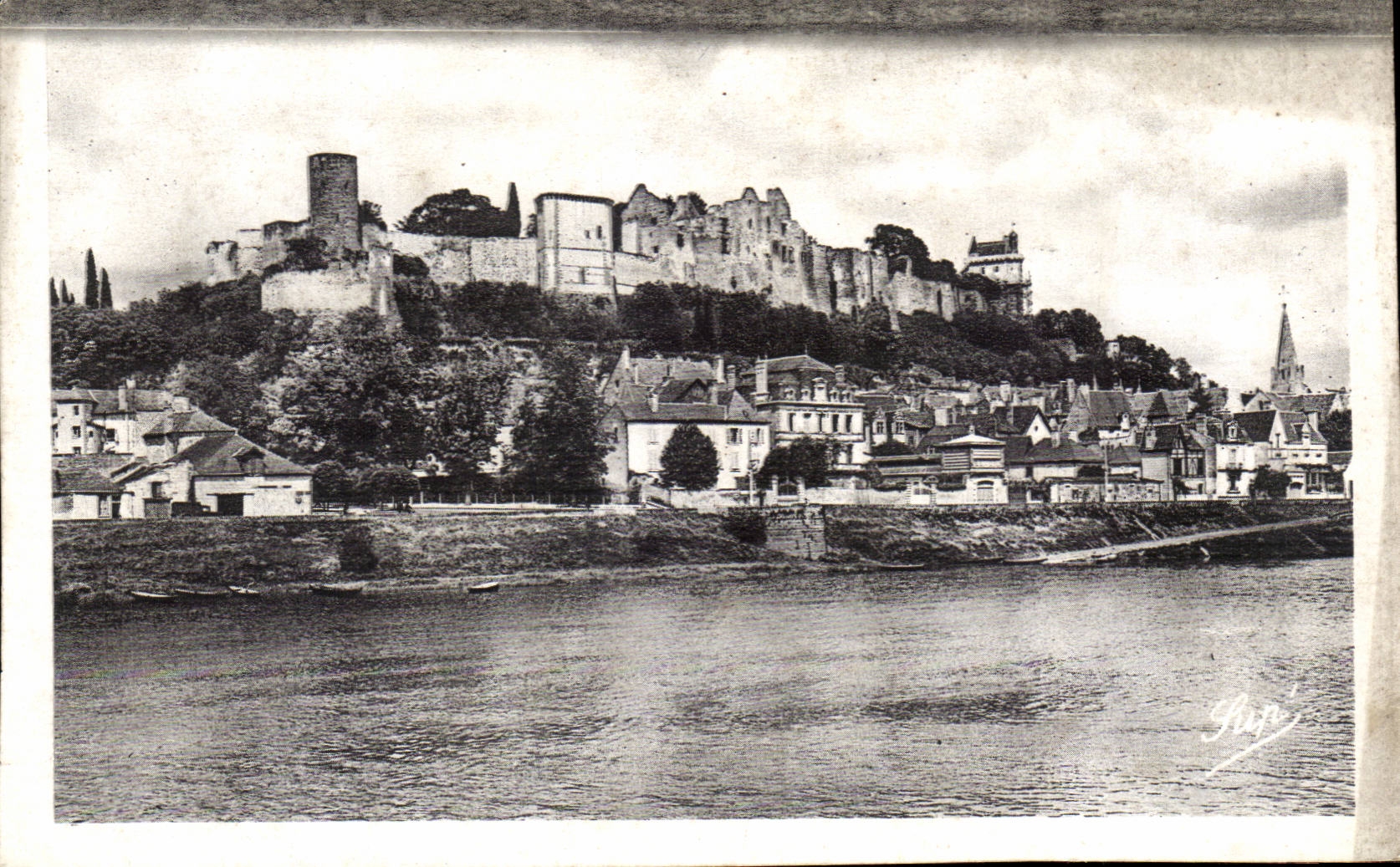 Chinon CPA the castle and Vienna