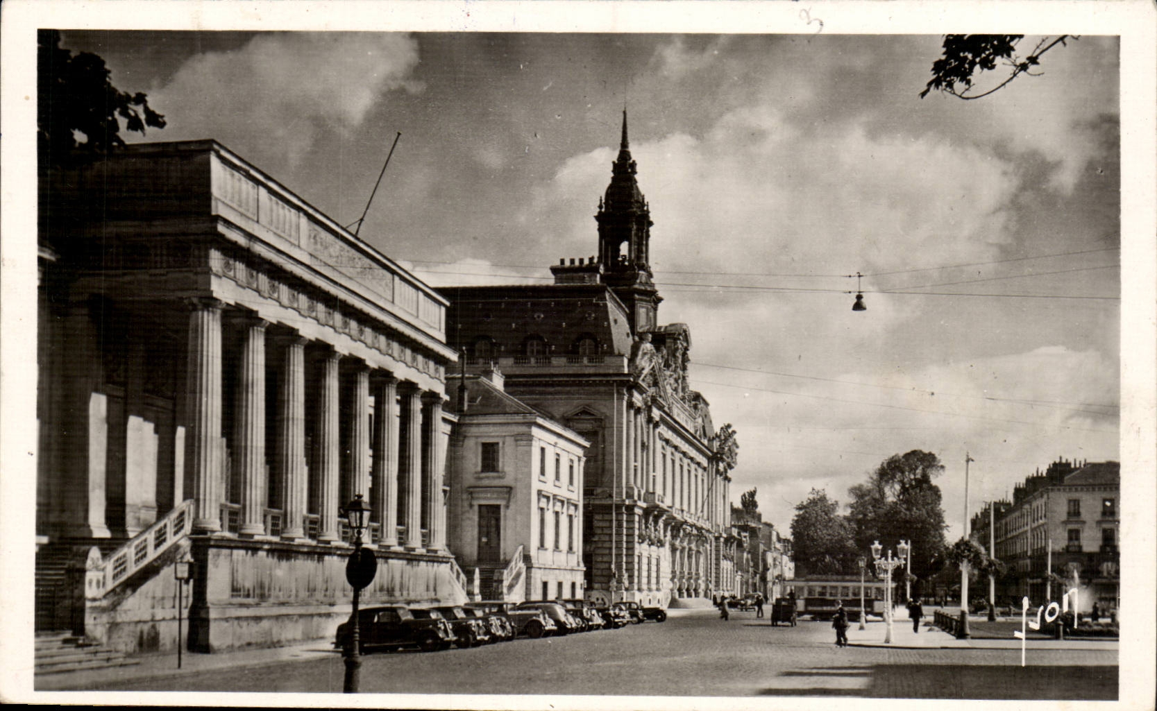 Tours CPA Le palais de justice et l'hotel de ville