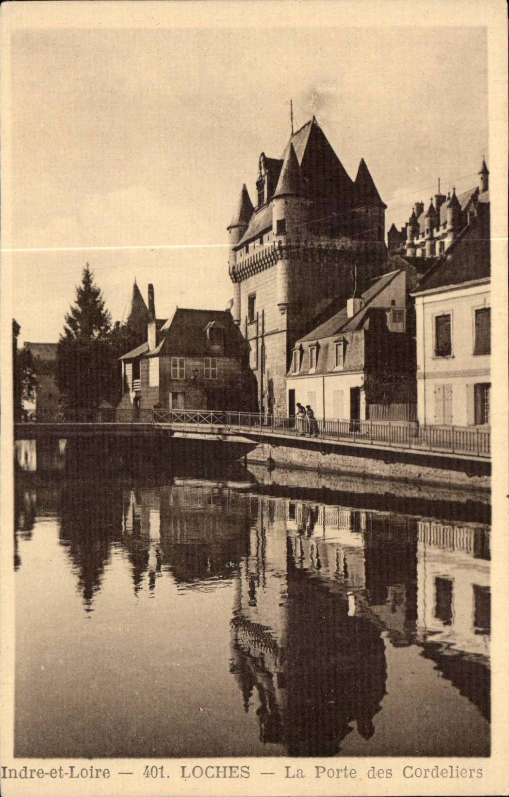 Loaches CPA the door of the cordeliers