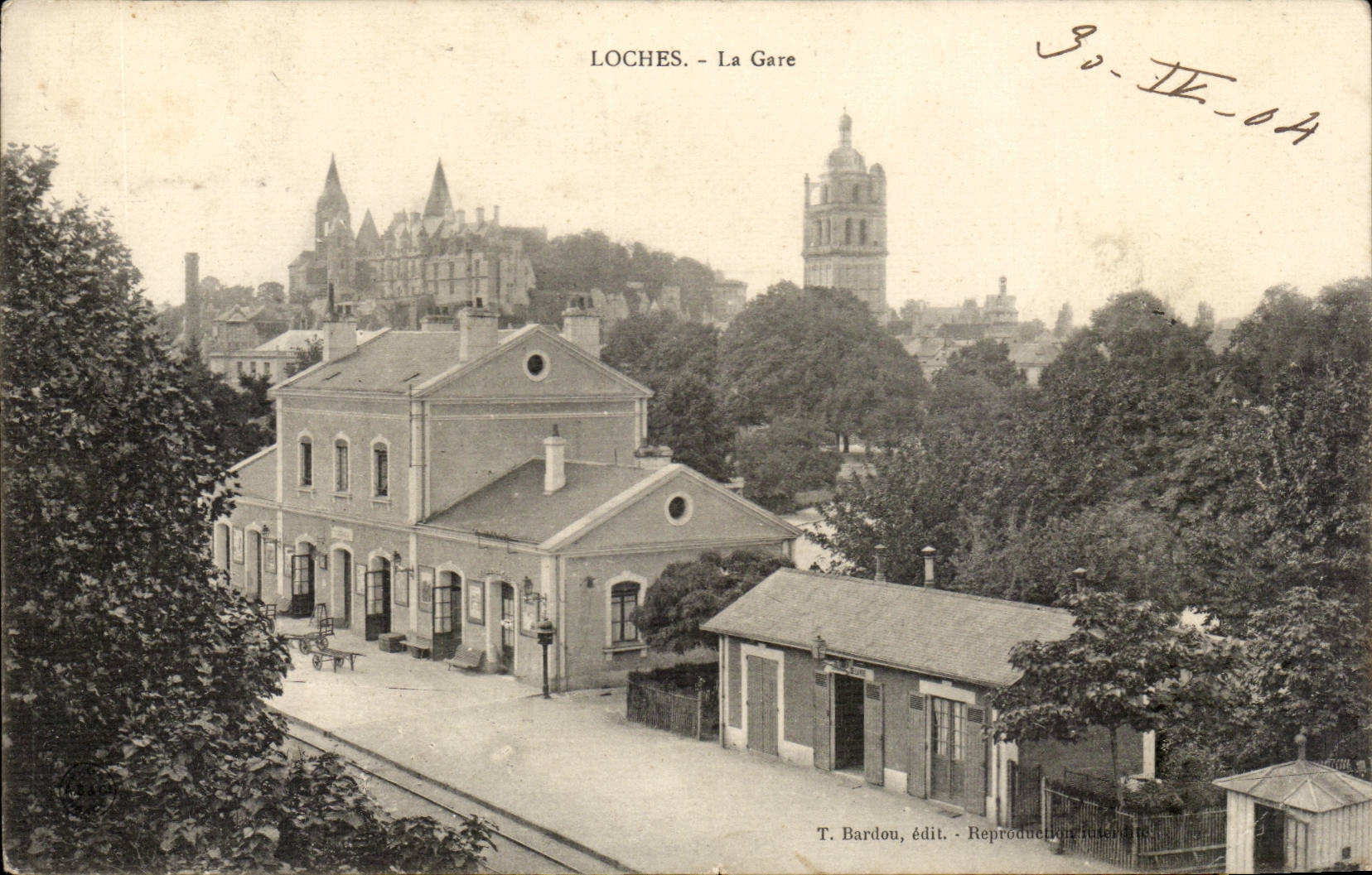 Loaches CPA Train station