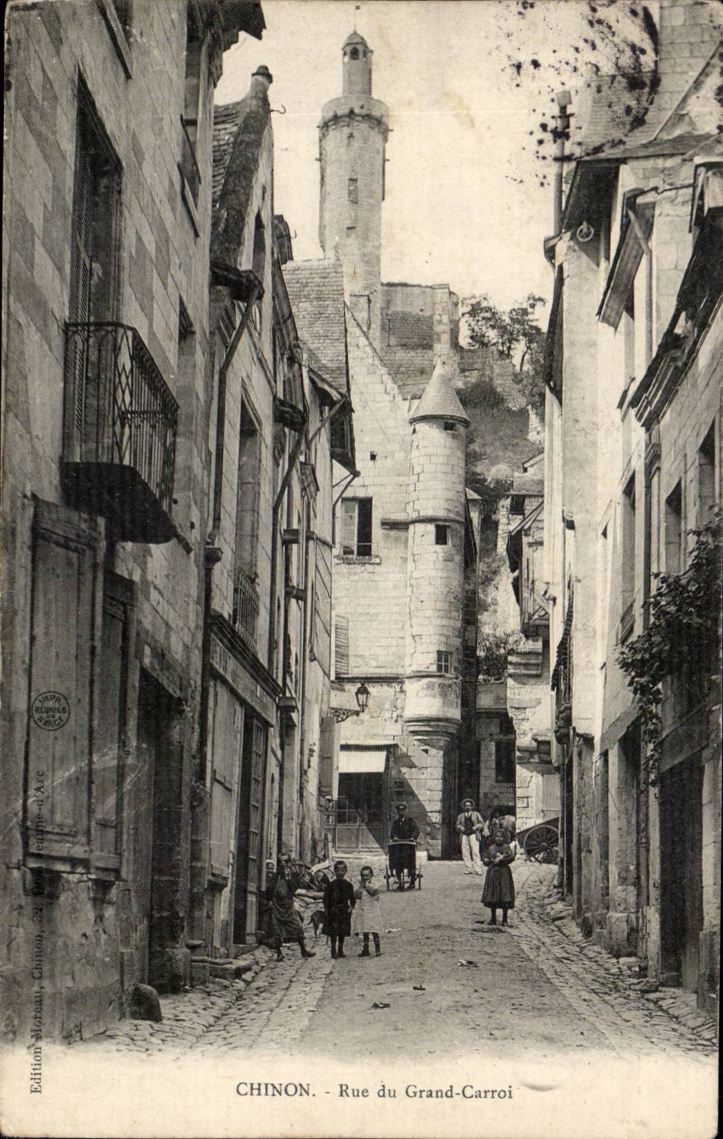 Chinon CPA Street of large Varroi