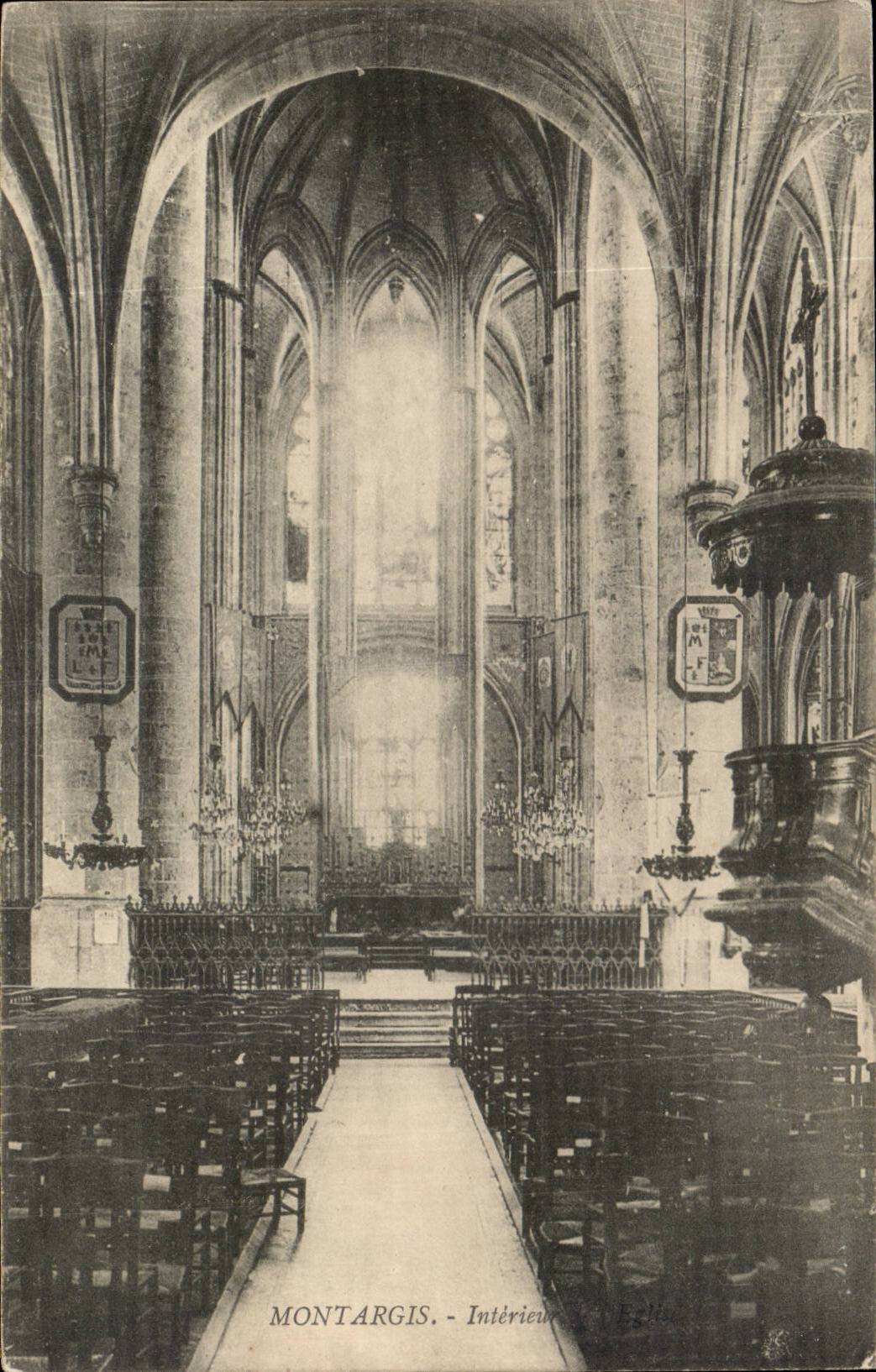 Interior Montargis CPA of the church