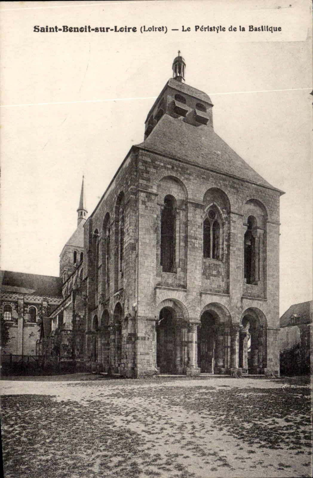 Saint Benoit on the Loire CPA the peristyle of the basilica