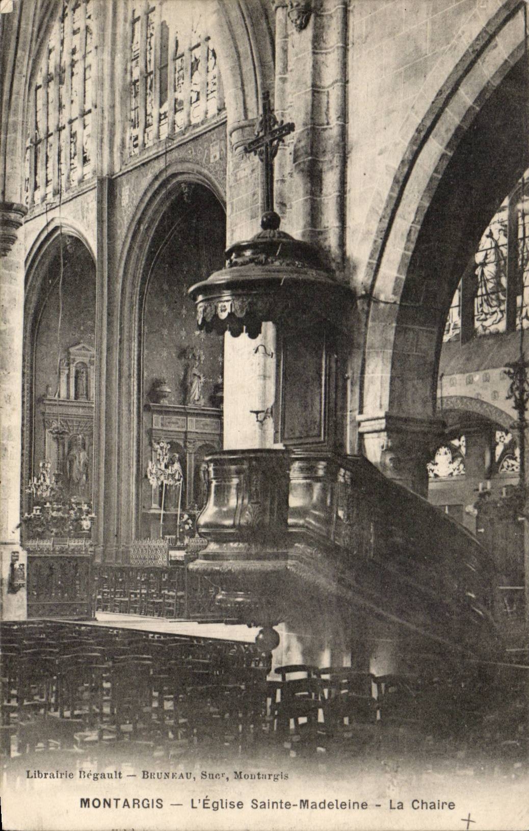 Montargis CPA the church Sainte Madeleine the pulpit